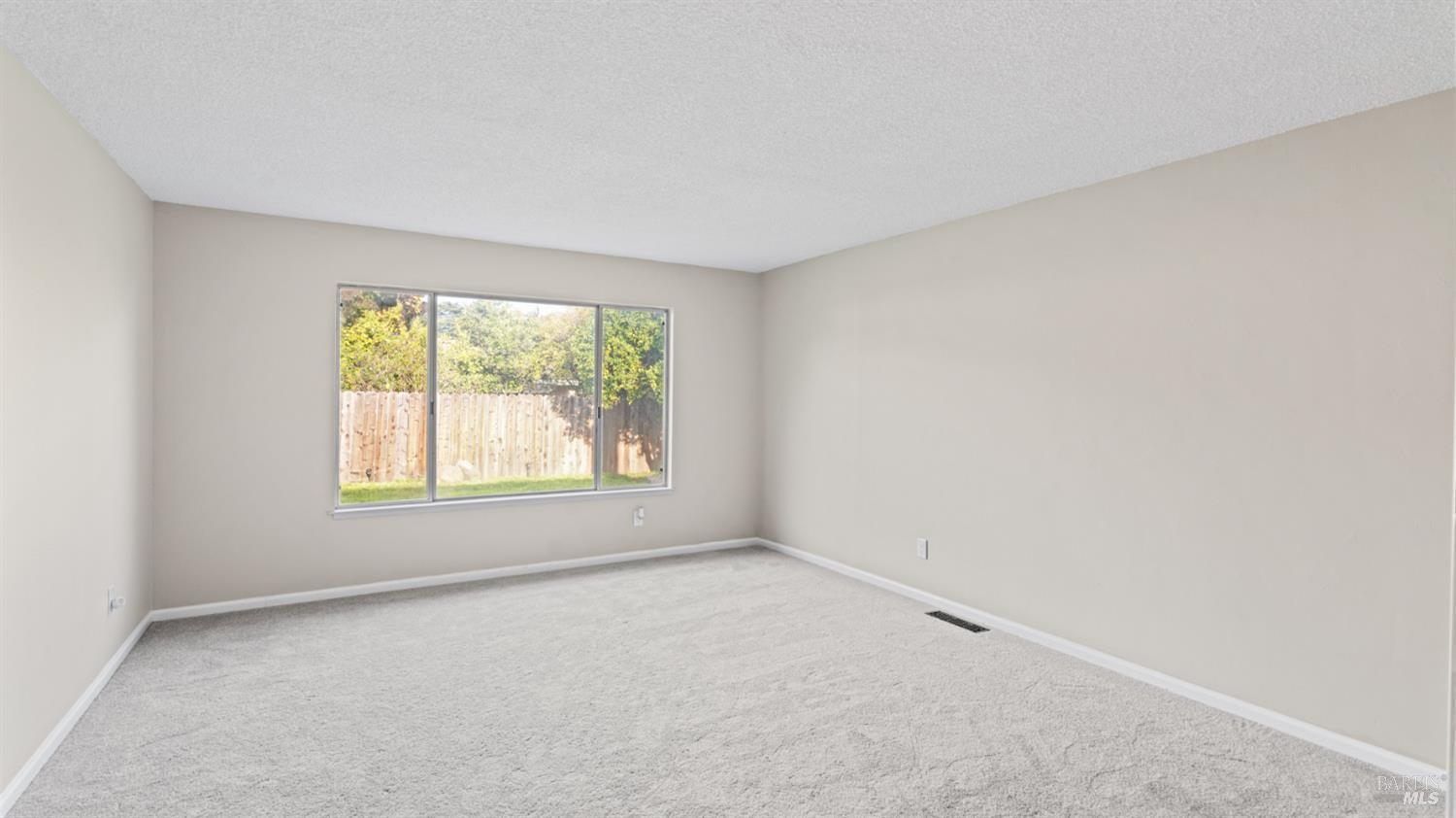 Detail Gallery Image 5 of 37 For 420 Mckenzie Dr, Dixon,  CA 95620 - 3 Beds | 2 Baths