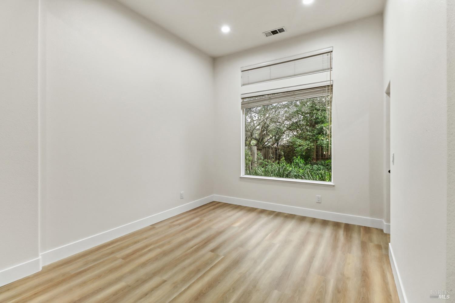 Detail Gallery Image 11 of 66 For 3650 Fullerton Ct, Fairfield,  CA 94533 - 4 Beds | 2/1 Baths