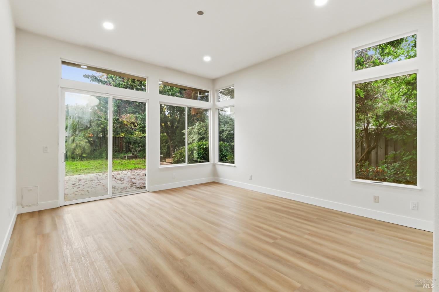 Detail Gallery Image 29 of 66 For 3650 Fullerton Ct, Fairfield,  CA 94533 - 4 Beds | 2/1 Baths