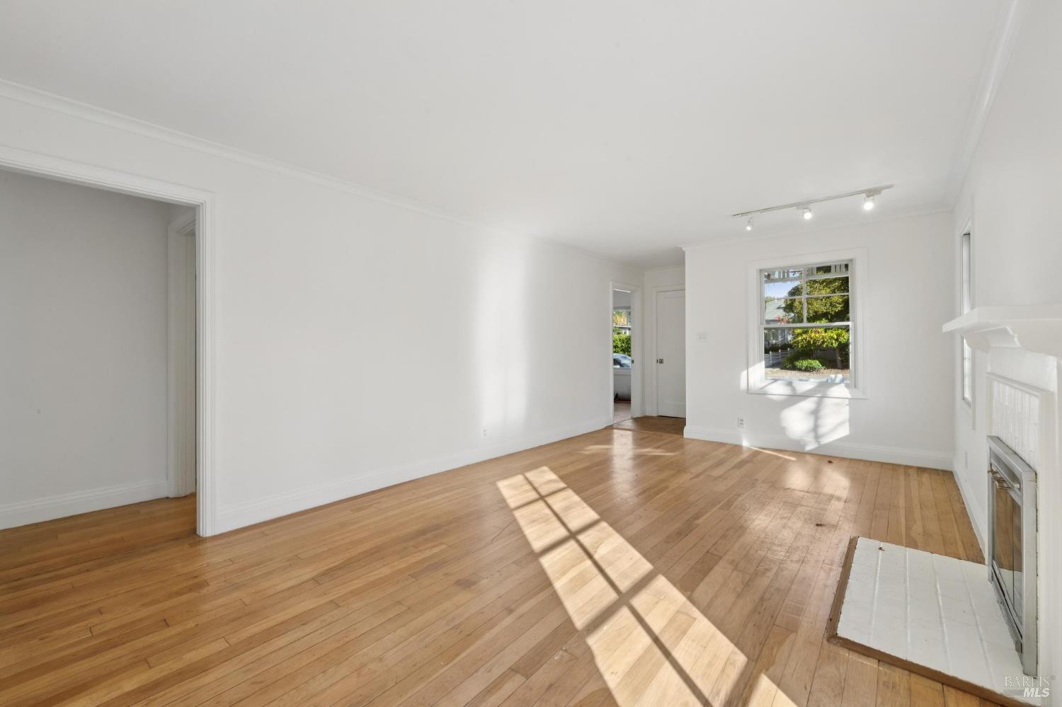 Detail Gallery Image 15 of 50 For 290 Sycamore Ave, Mill Valley,  CA 94941 - 4 Beds | 2 Baths