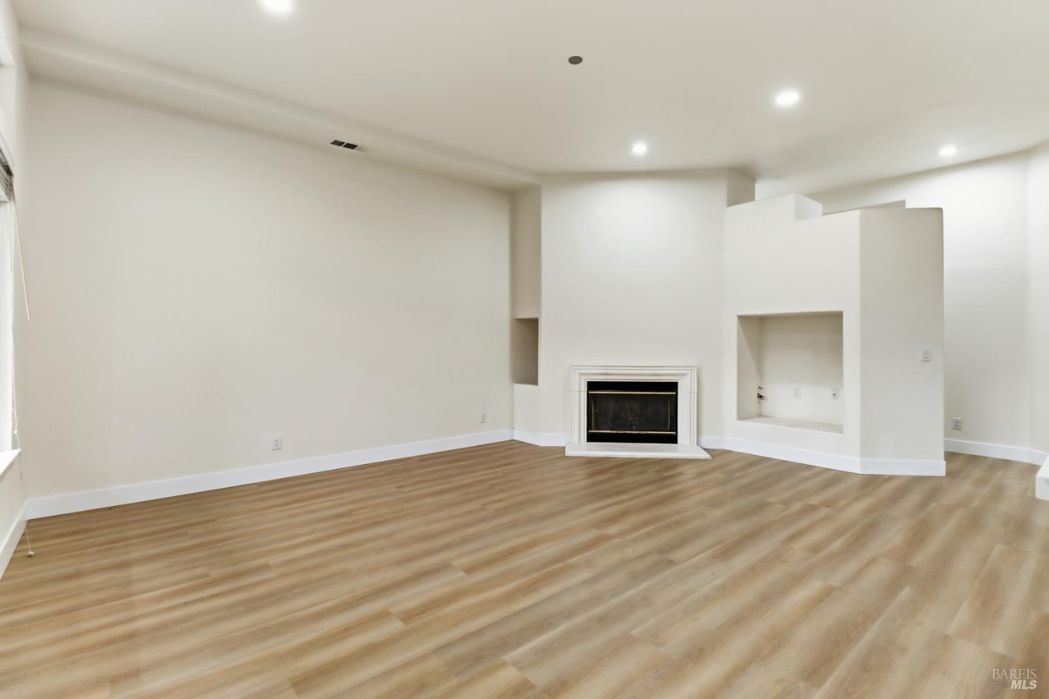 Detail Gallery Image 14 of 66 For 3650 Fullerton Ct, Fairfield,  CA 94533 - 4 Beds | 2/1 Baths