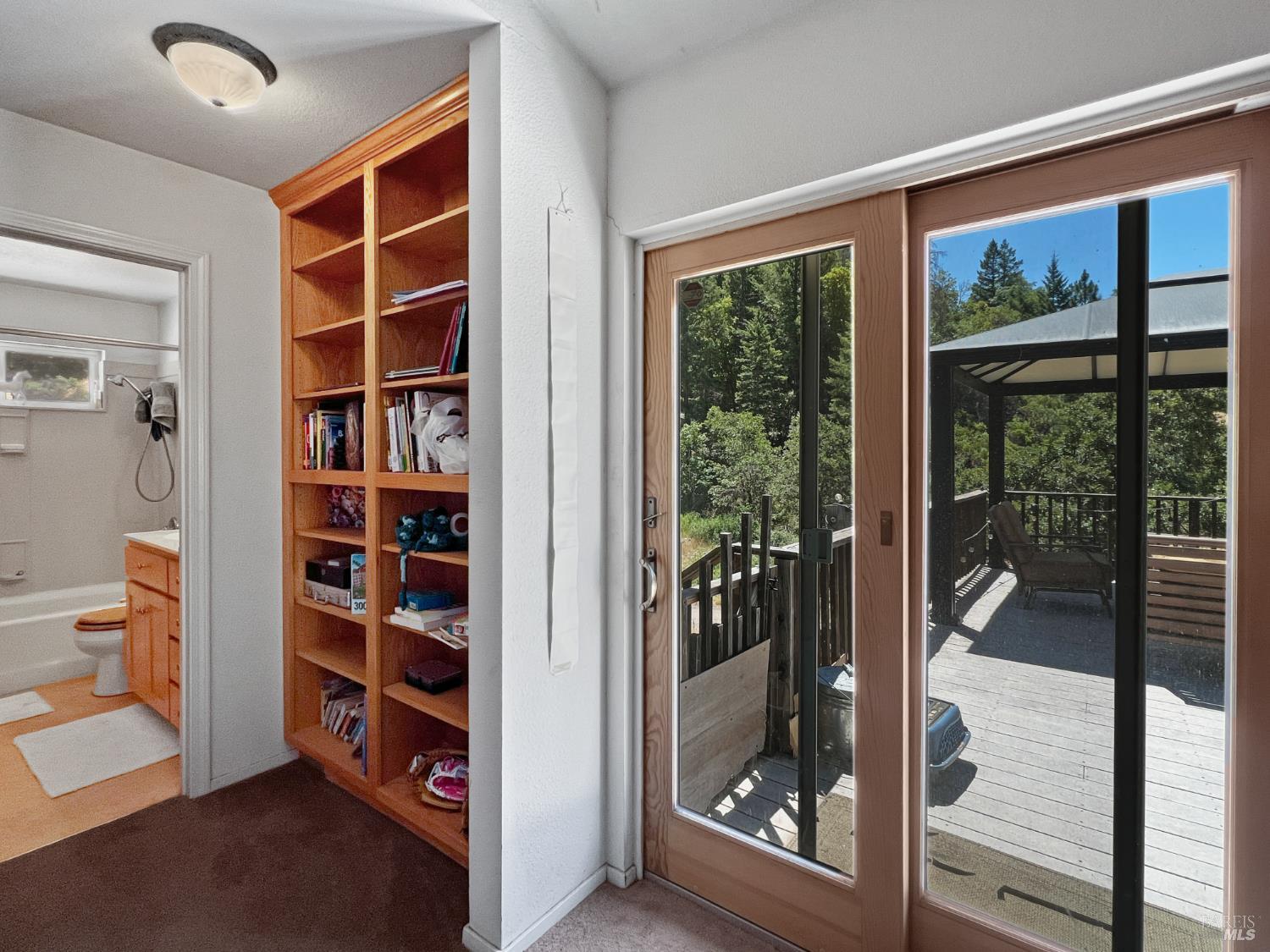Detail Gallery Image 6 of 12 For 8800 Cave Creek Rd, Redwood Valley,  CA 95470 - 2 Beds | 2 Baths