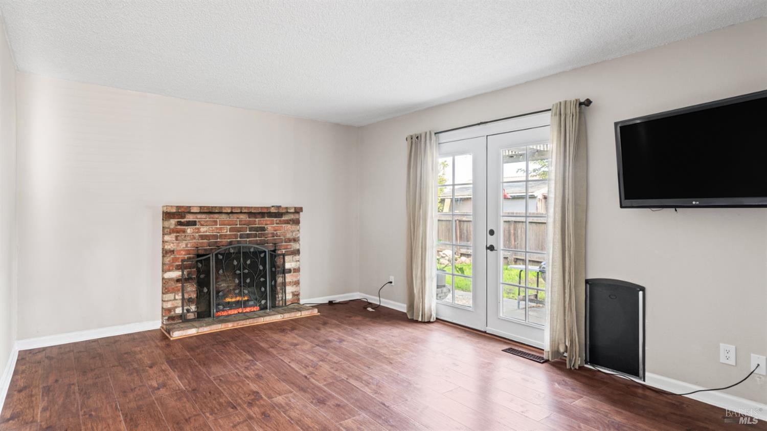 Detail Gallery Image 12 of 37 For 420 Mckenzie Dr, Dixon,  CA 95620 - 3 Beds | 2 Baths