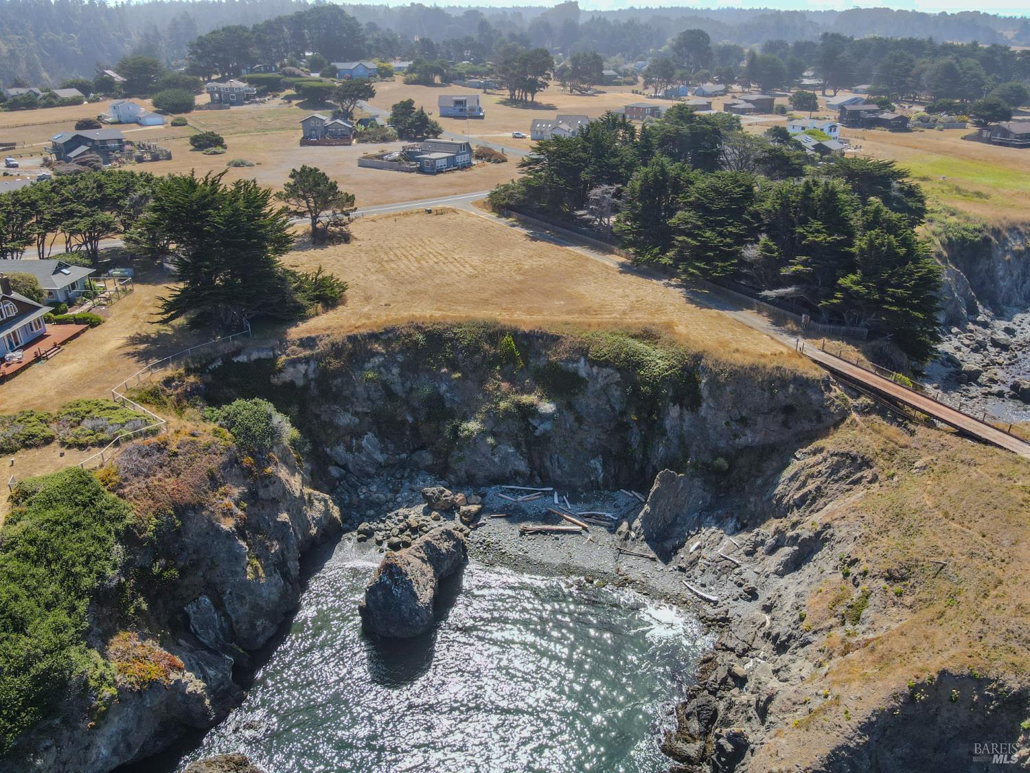 Detail Gallery Image 2 of 16 For 45551 S Caspar Dr, Mendocino,  CA 95460 - – Beds | – Baths