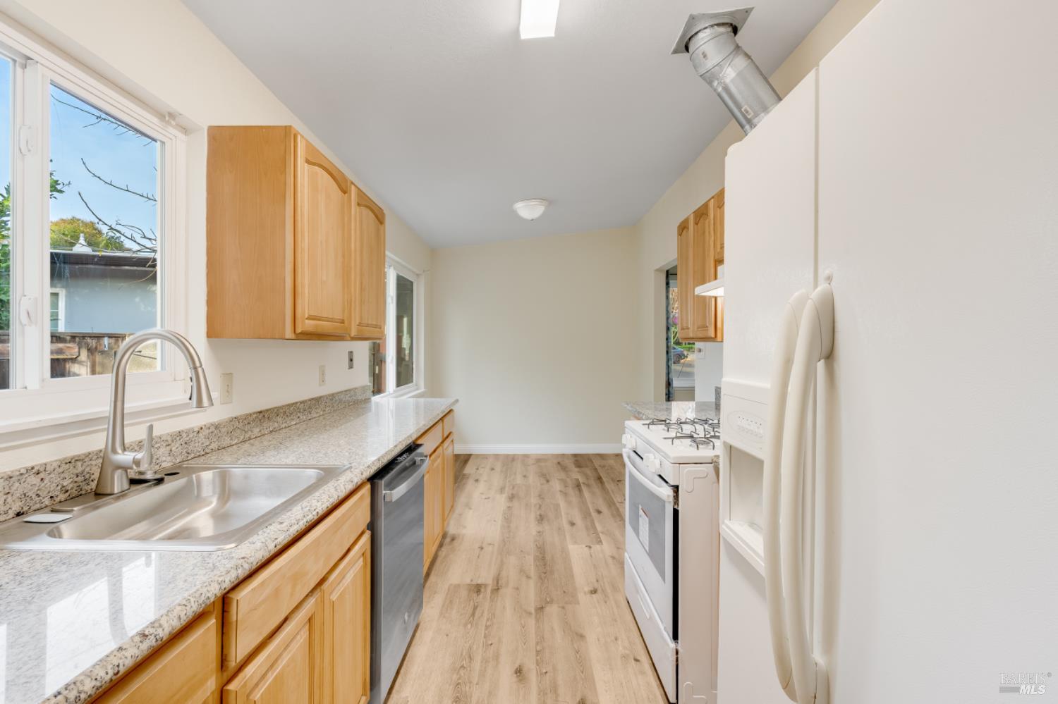 Detail Gallery Image 10 of 34 For 103 Sandalwood Ct, Vallejo,  CA 94591 - 3 Beds | 1 Baths