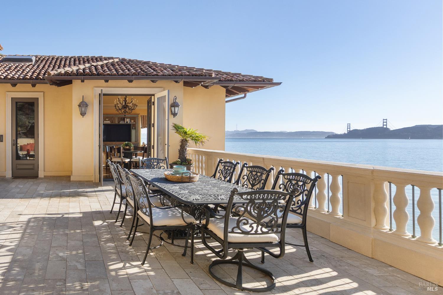 Detail Gallery Image 19 of 75 For 125 Belvedere Ave, Belvedere,  CA 94920 - 5 Beds | 5/5 Baths