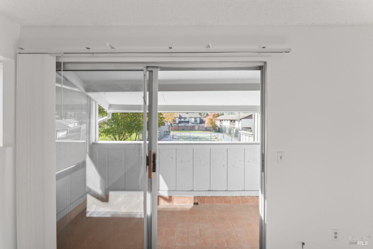 Detail Gallery Image 20 of 37 For 11 Creekwood Cir, Rohnert Park,  CA 94928 - 3 Beds | 2 Baths