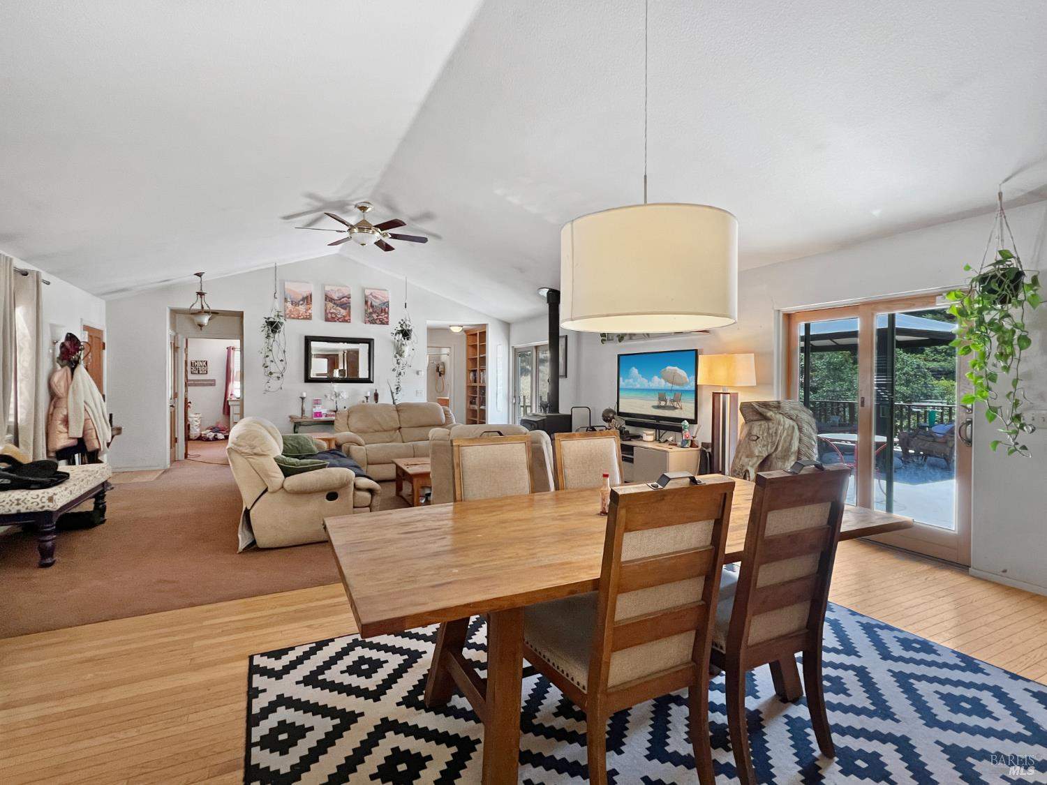 Detail Gallery Image 4 of 12 For 8800 Cave Creek Rd, Redwood Valley,  CA 95470 - 2 Beds | 2 Baths