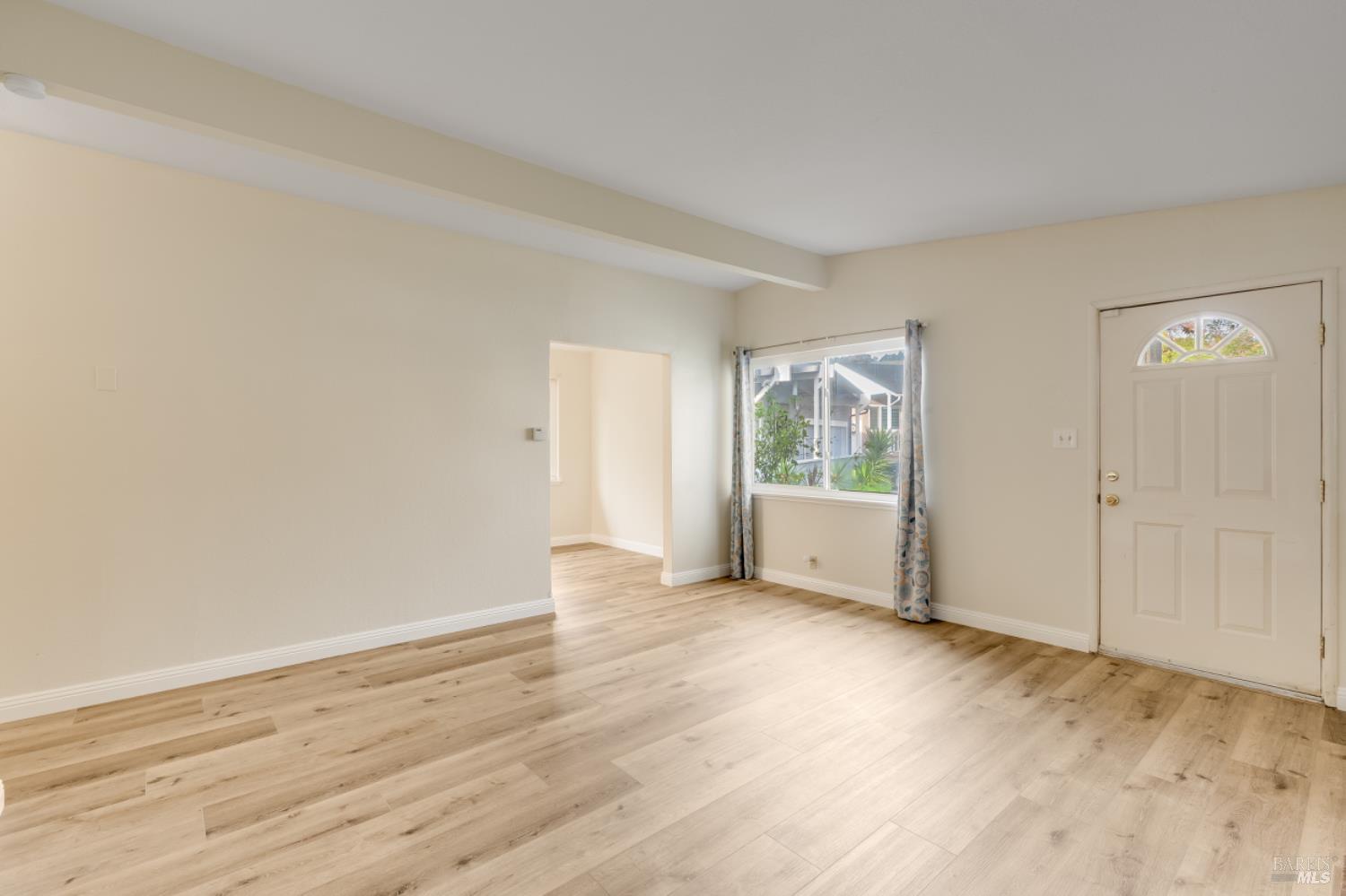 Detail Gallery Image 6 of 34 For 103 Sandalwood Ct, Vallejo,  CA 94591 - 3 Beds | 1 Baths