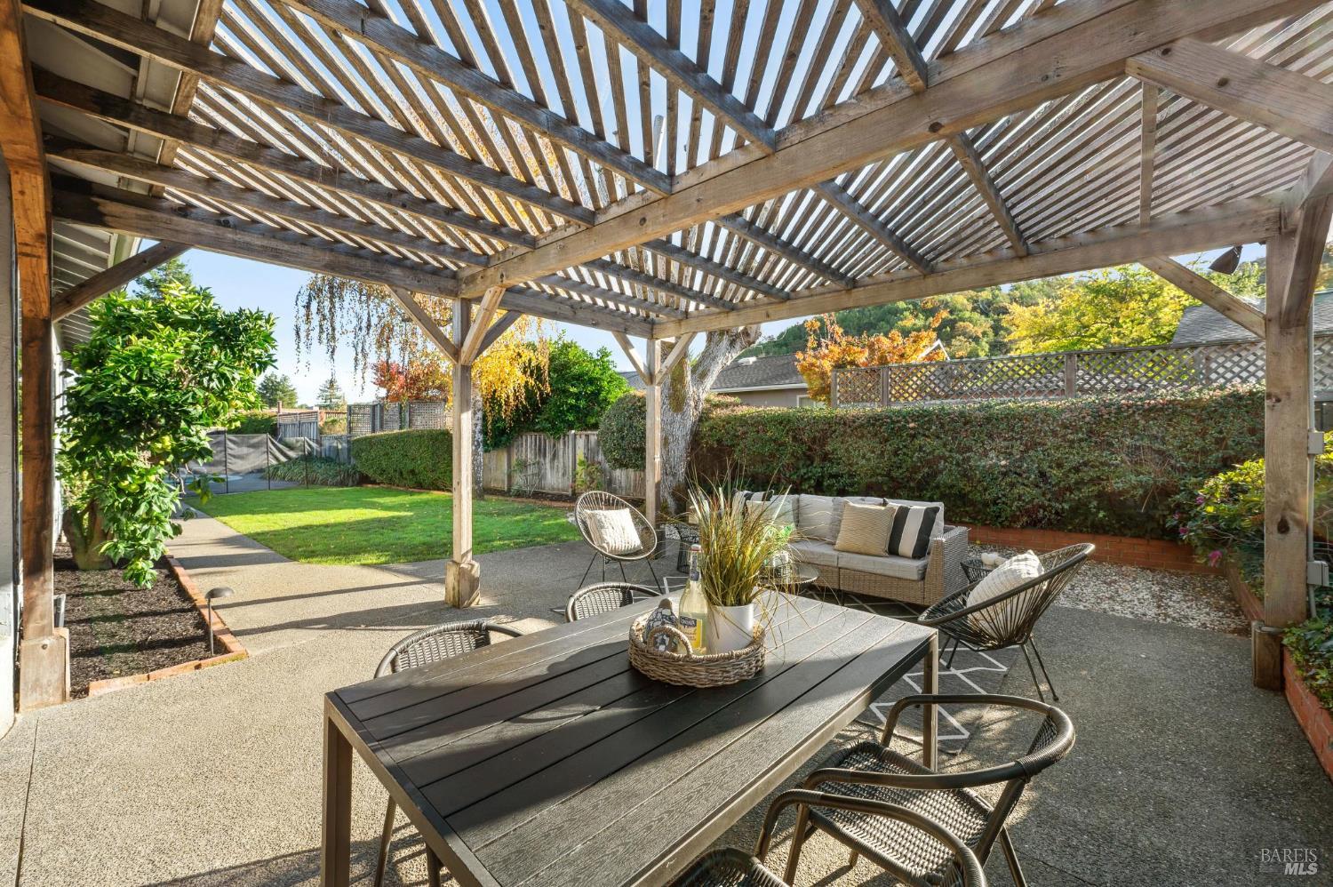 Detail Gallery Image 17 of 23 For 479 Calle De La Mesa Unkn, Novato,  CA 94949 - 4 Beds | 2 Baths