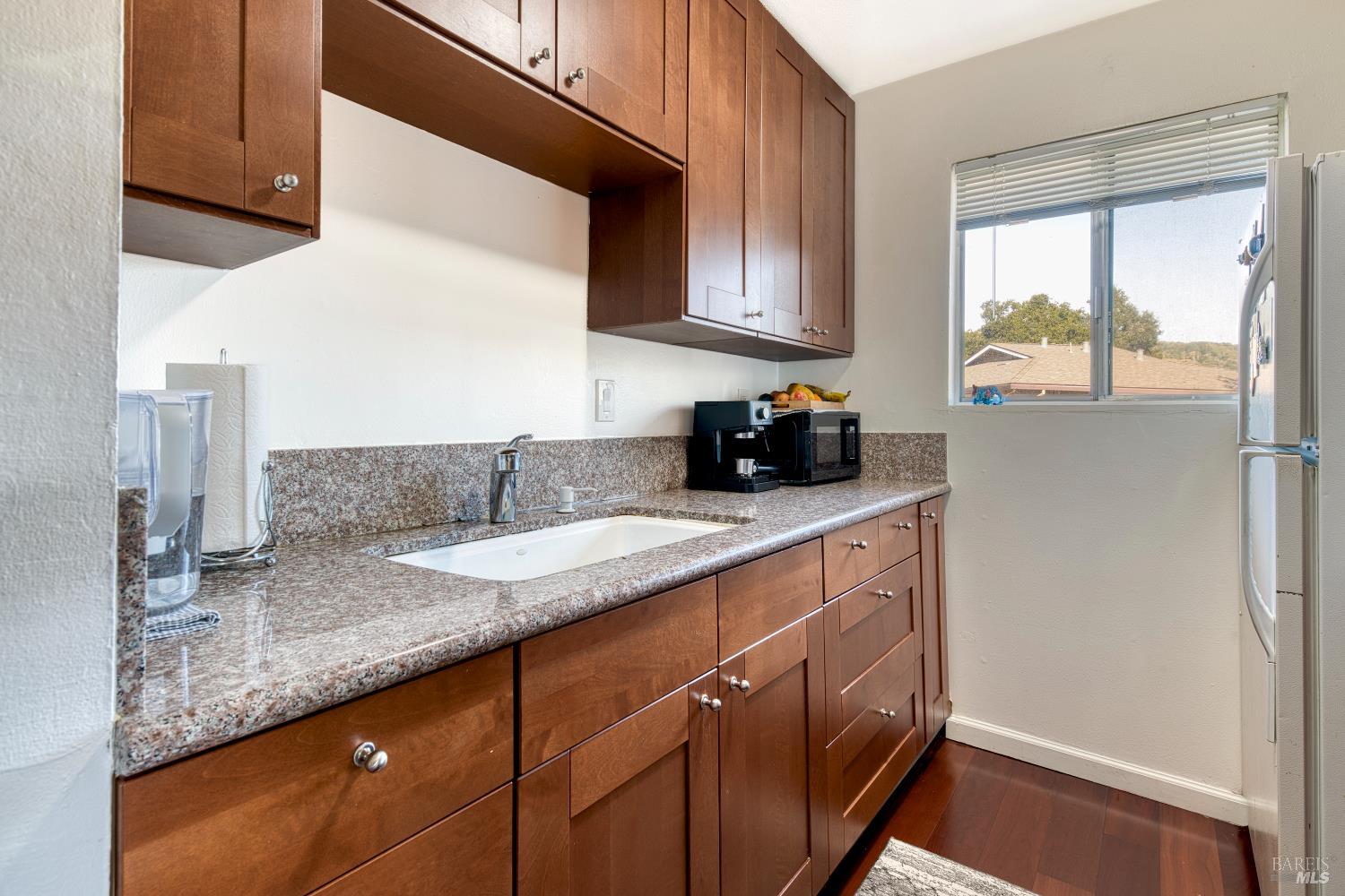 Detail Gallery Image 9 of 21 For 207 Bahia Pl, San Rafael,  CA 94901 - 2 Beds | 1 Baths