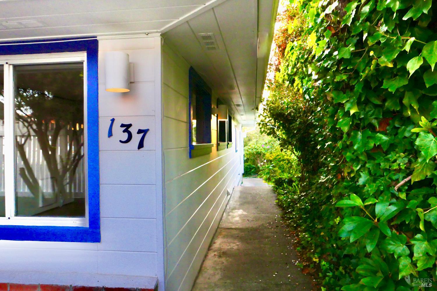 Detail Gallery Image 4 of 29 For 137 Olsen Ln, Fort Bragg,  CA 95437 - 2 Beds | 1 Baths