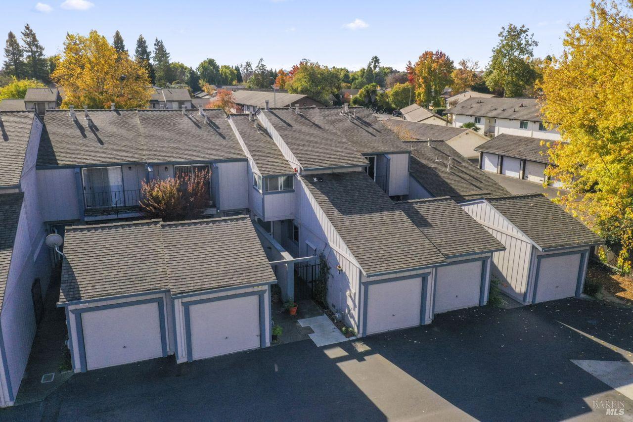 Detail Gallery Image 2 of 37 For 11 Creekwood Cir, Rohnert Park,  CA 94928 - 3 Beds | 2 Baths