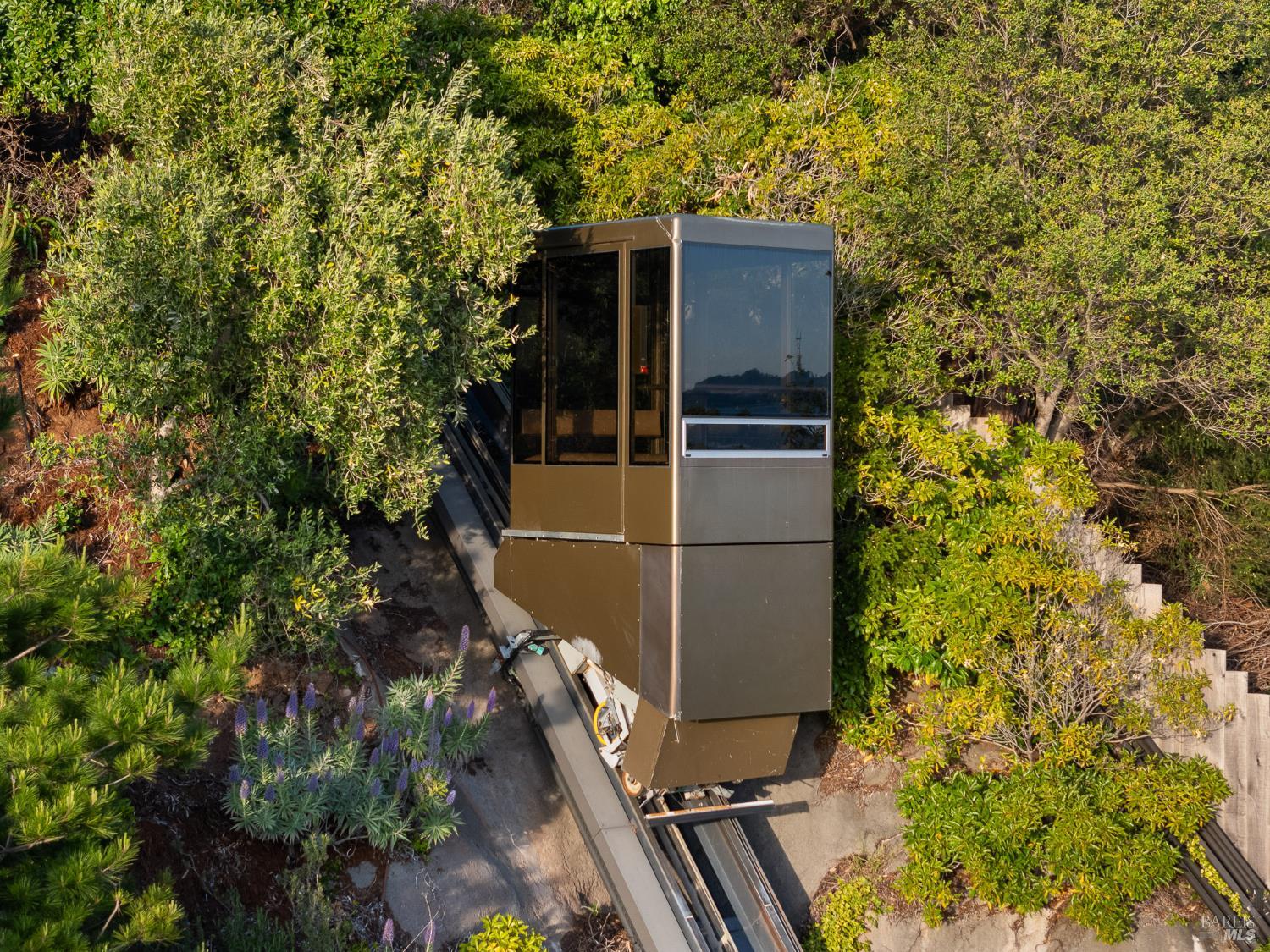 Detail Gallery Image 58 of 75 For 125 Belvedere Ave, Belvedere,  CA 94920 - 5 Beds | 5/5 Baths