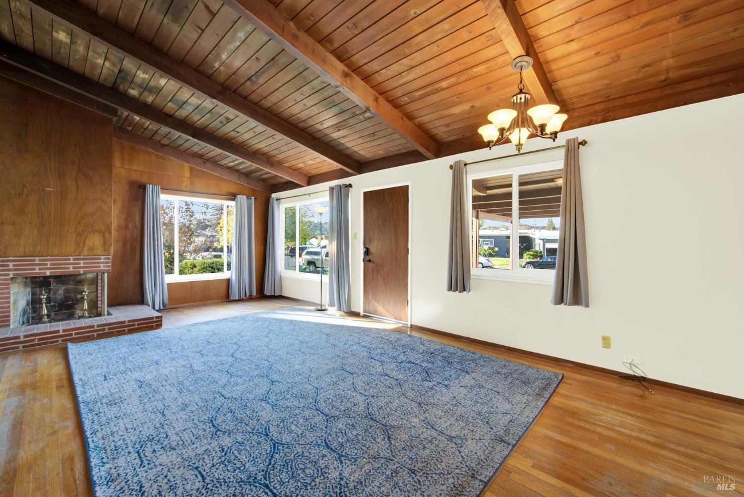 Detail Gallery Image 6 of 29 For 640 S Minahen St, Napa,  CA 94559 - 3 Beds | 2 Baths