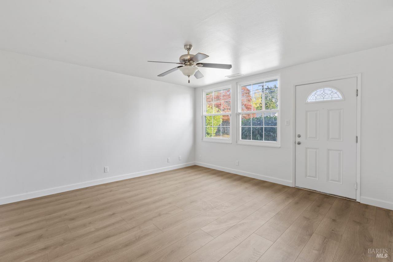 Detail Gallery Image 8 of 24 For 1295 Hemlock St, Napa,  CA 94559 - 3 Beds | 1 Baths