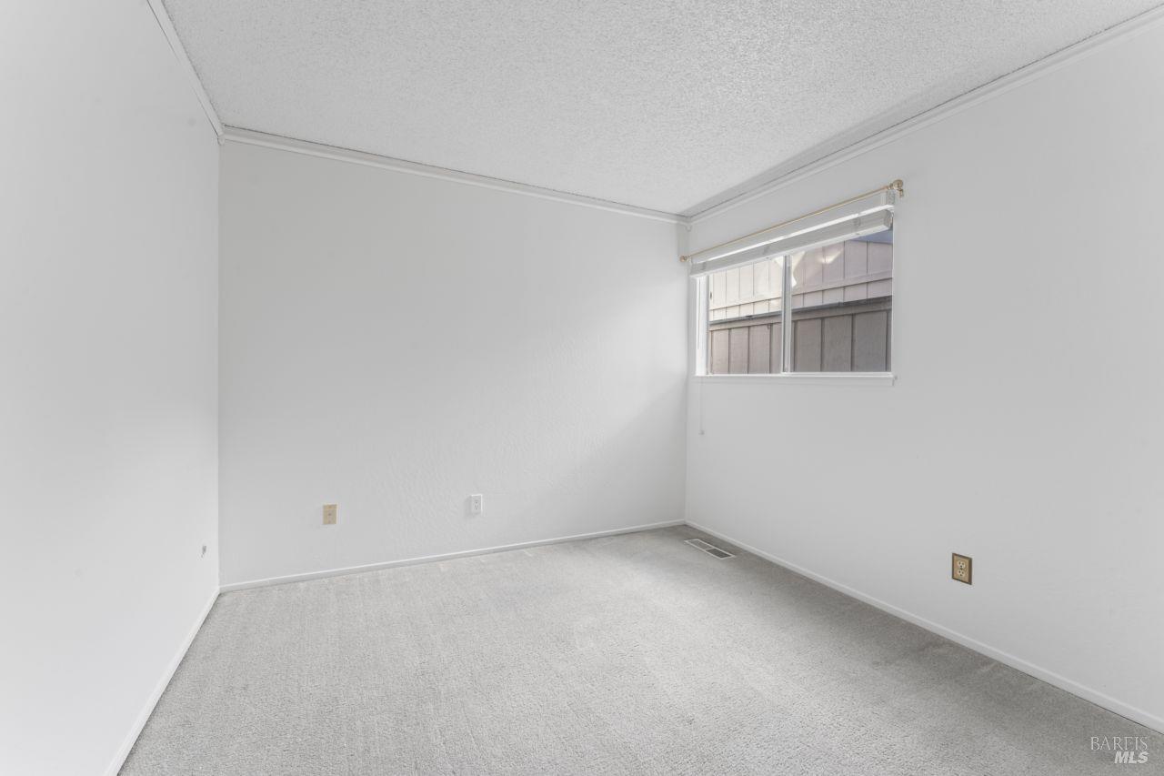 Detail Gallery Image 6 of 37 For 11 Creekwood Cir, Rohnert Park,  CA 94928 - 3 Beds | 2 Baths