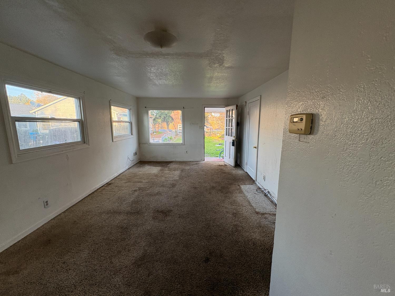 Detail Gallery Image 4 of 21 For 929 Hendley St, Santa Rosa,  CA 95404 - 3 Beds | 1 Baths