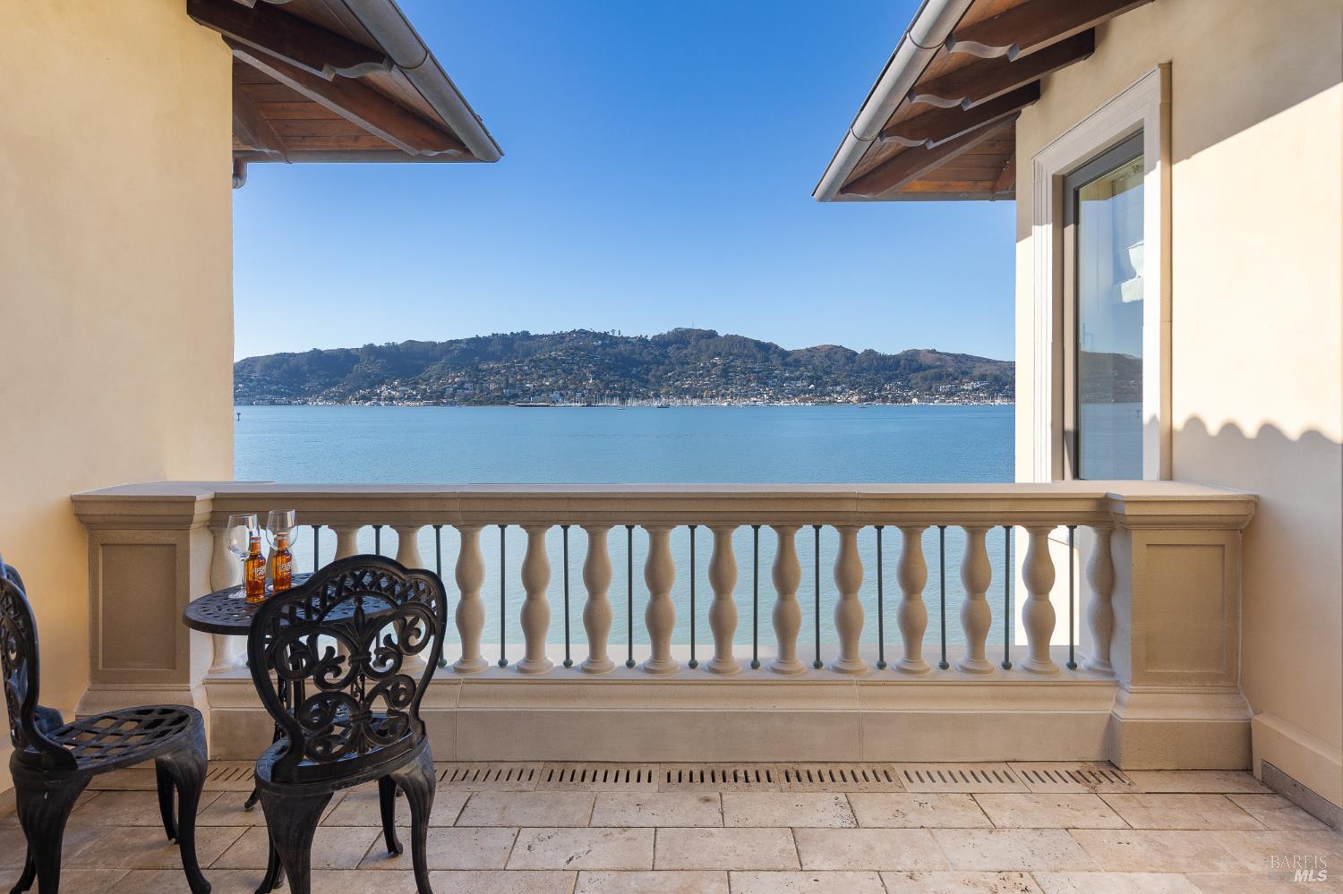 Detail Gallery Image 12 of 75 For 125 Belvedere Ave, Belvedere,  CA 94920 - 5 Beds | 5/5 Baths