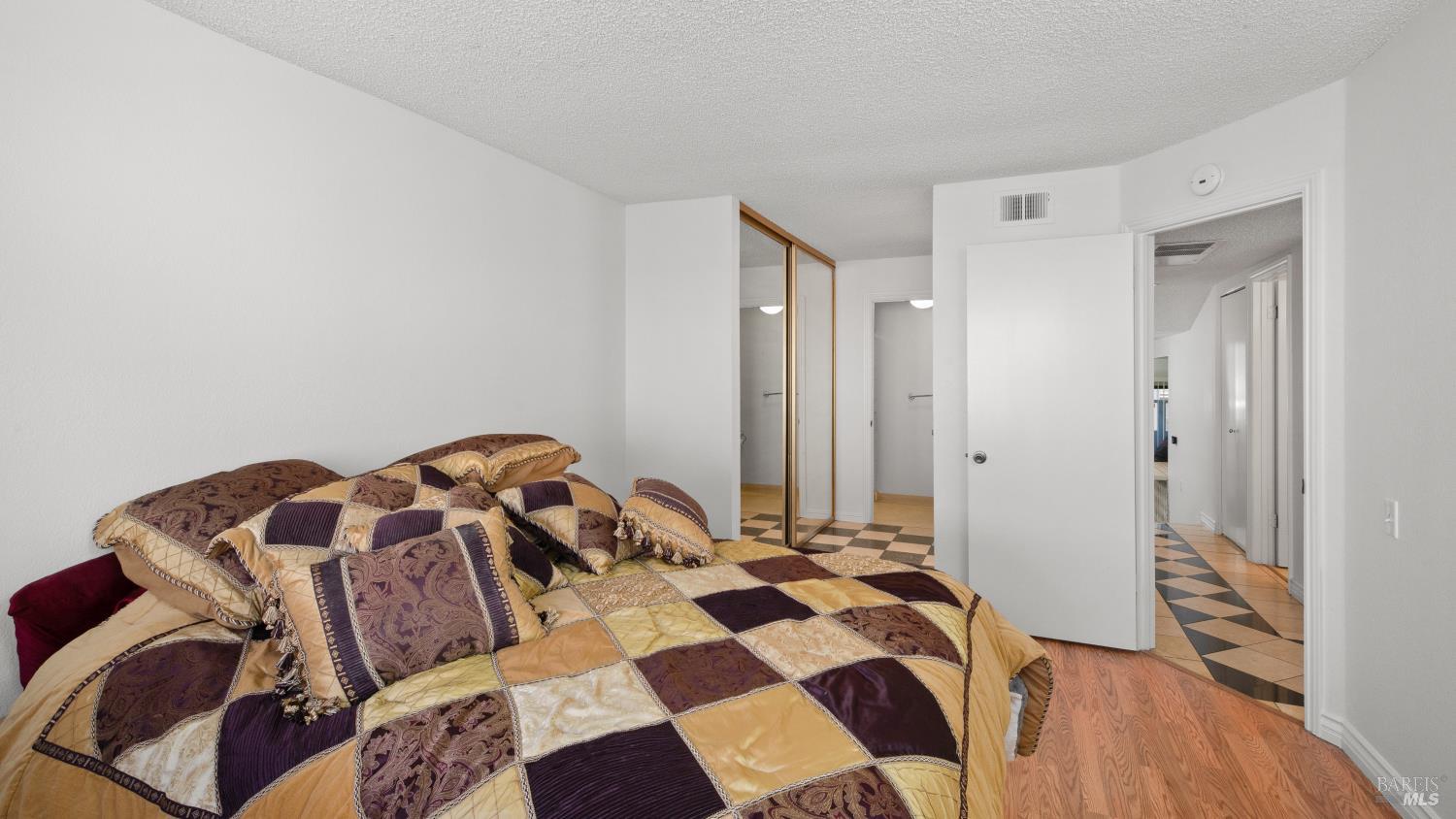 Detail Gallery Image 15 of 26 For 397 Kenbrook Cir, San Jose,  CA 95111 - 2 Beds | 2 Baths