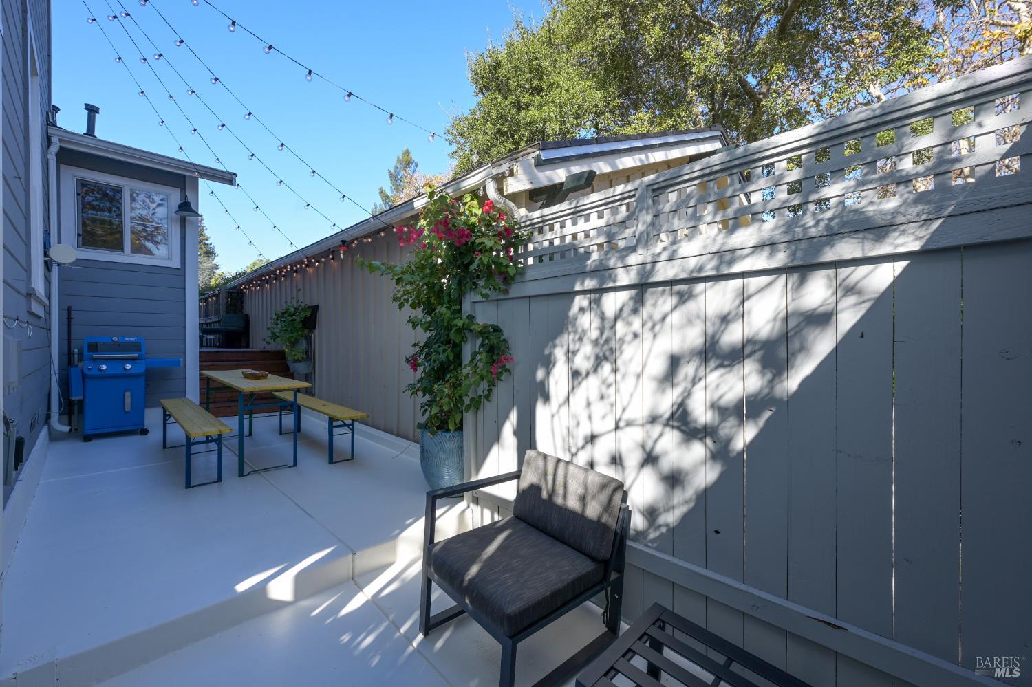 Detail Gallery Image 29 of 31 For 610 E St, Petaluma,  CA 94952 - 3 Beds | 2/1 Baths