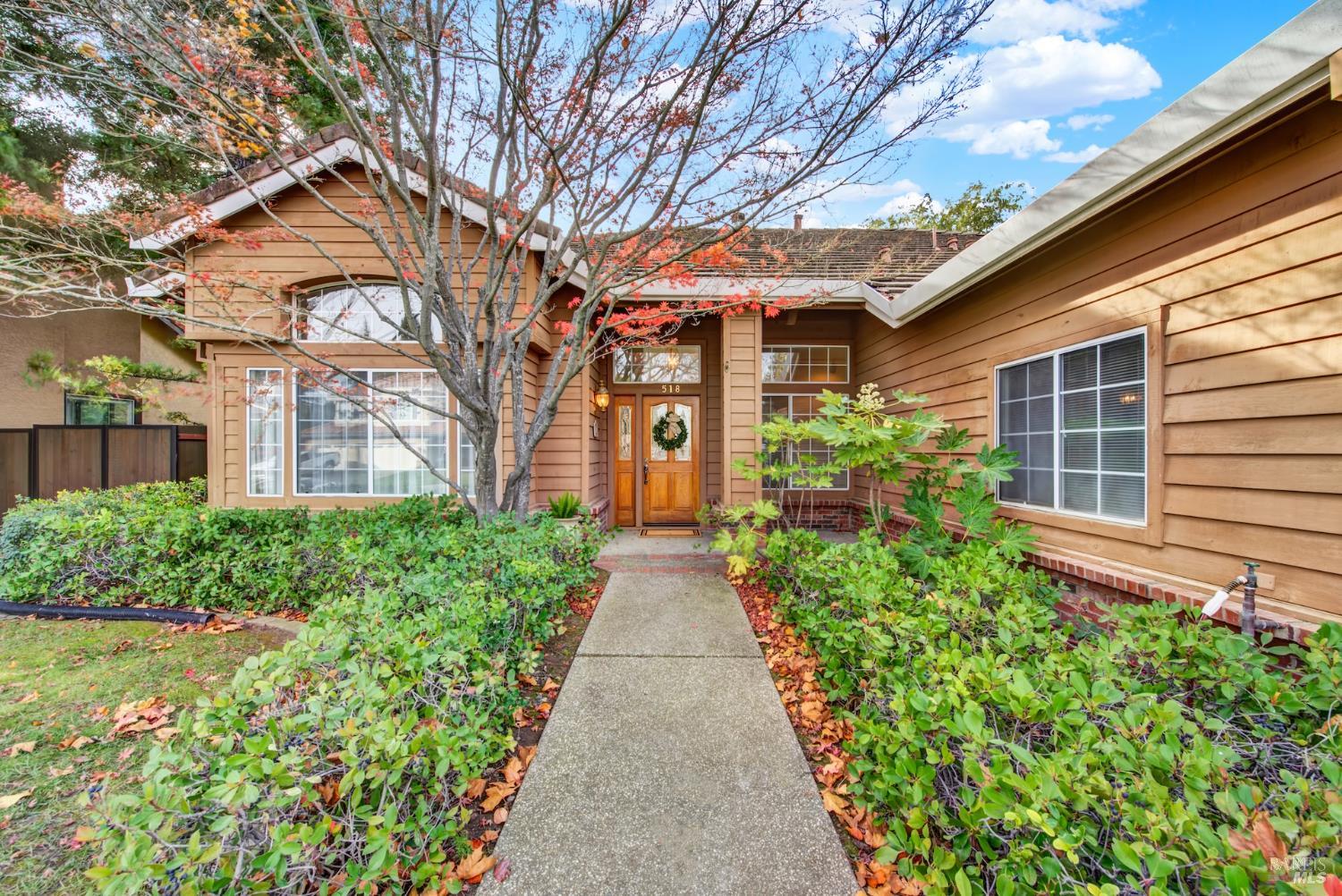 Detail Gallery Image 11 of 98 For 518 Canyon Oak Dr, Vacaville,  CA 95688 - 3 Beds | 2/1 Baths