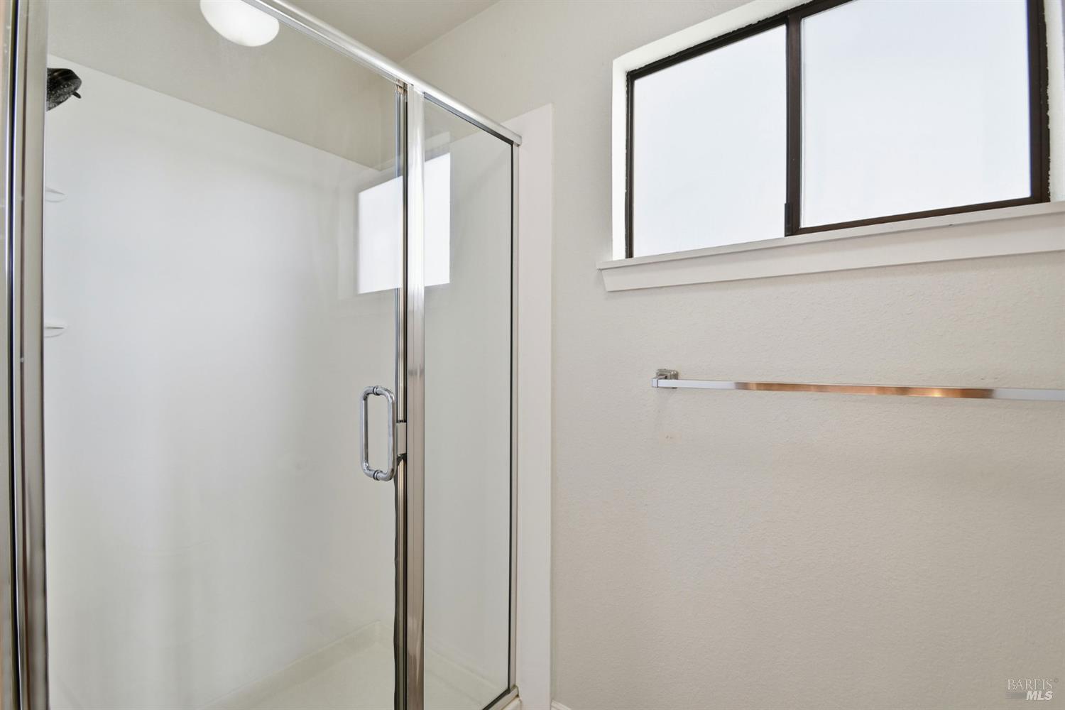 Detail Gallery Image 28 of 36 For 5827 La Cuesta Dr, Santa Rosa,  CA 95409 - 4 Beds | 3 Baths