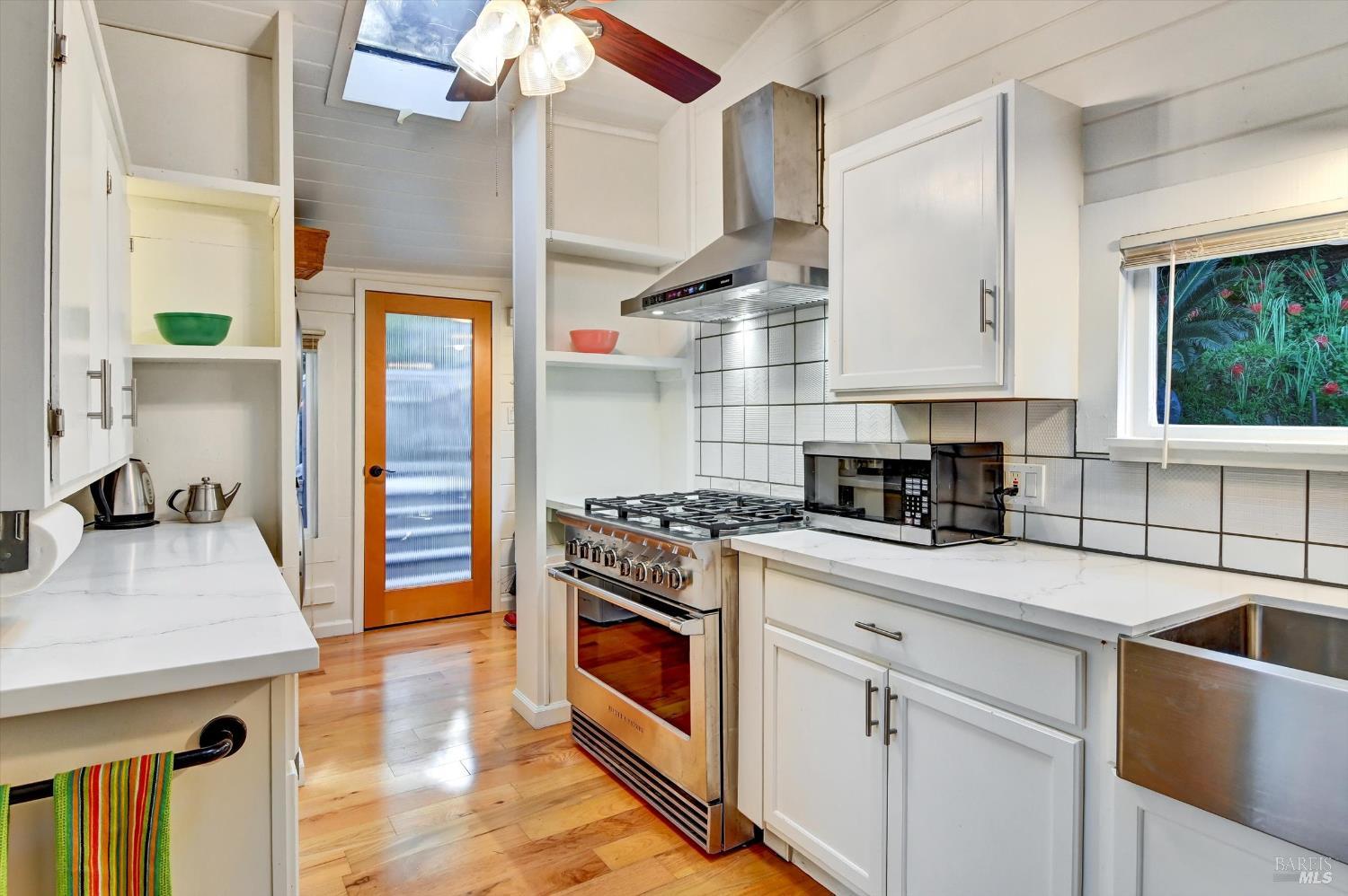 Detail Gallery Image 16 of 49 For 51 Berry Trl, Fairfax,  CA 94930 - 3 Beds | 2 Baths