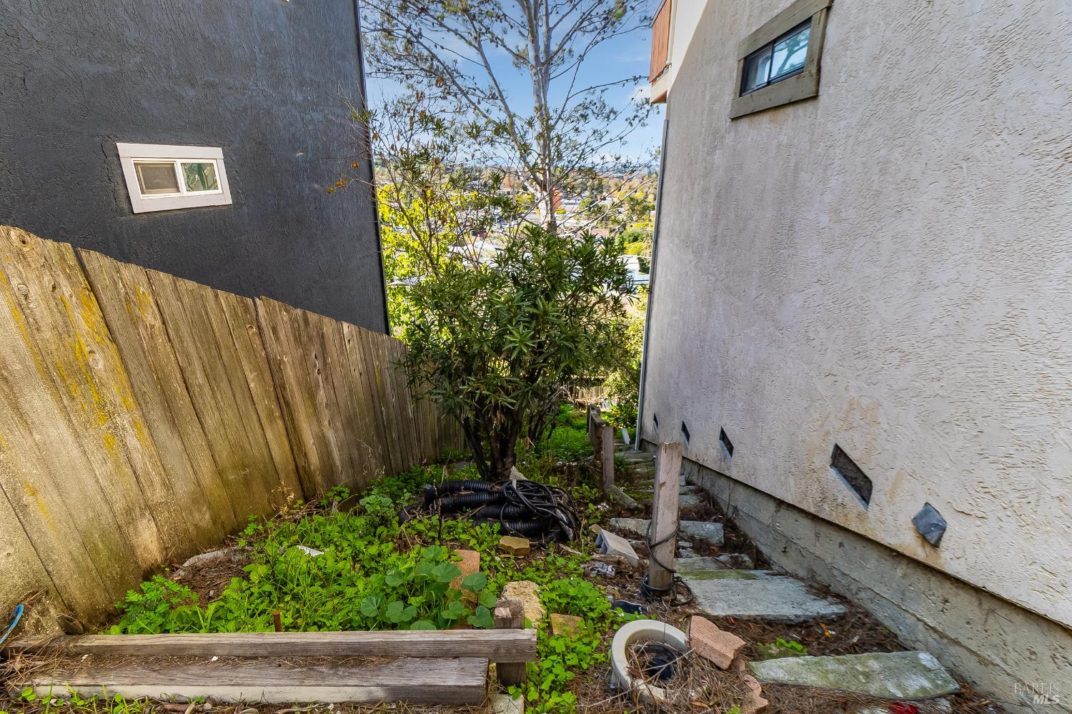 Detail Gallery Image 45 of 55 For 235 Toledo Ct, Vallejo,  CA 94591 - 5 Beds | 3/1 Baths