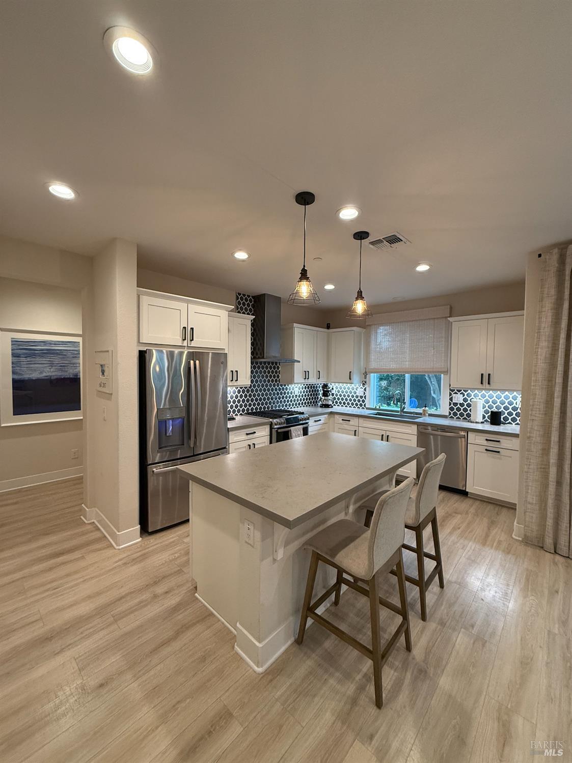 Detail Gallery Image 10 of 39 For 813 Cosmos Dr, Vacaville,  CA 95687 - 4 Beds | 3 Baths