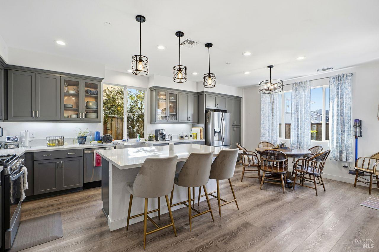 Detail Gallery Image 16 of 47 For 1617 Sorrel St, Santa Rosa,  CA 95403 - 3 Beds | 2/1 Baths