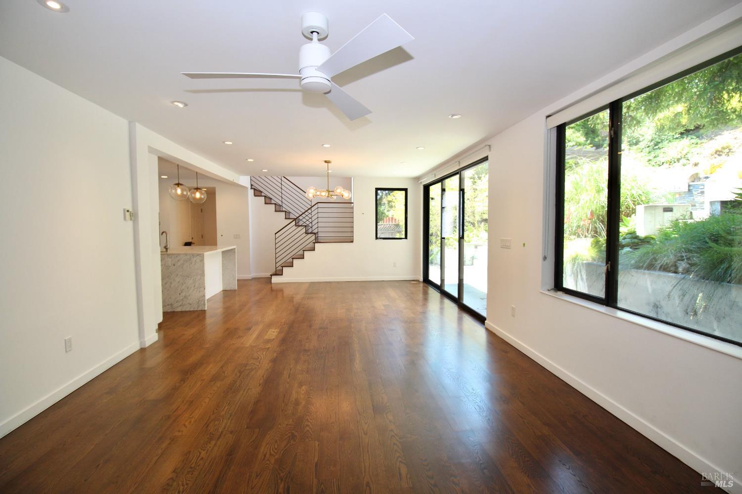 Detail Gallery Image 5 of 24 For 19 Bayview Ter, Mill Valley,  CA 94941 - 5 Beds | 3/1 Baths