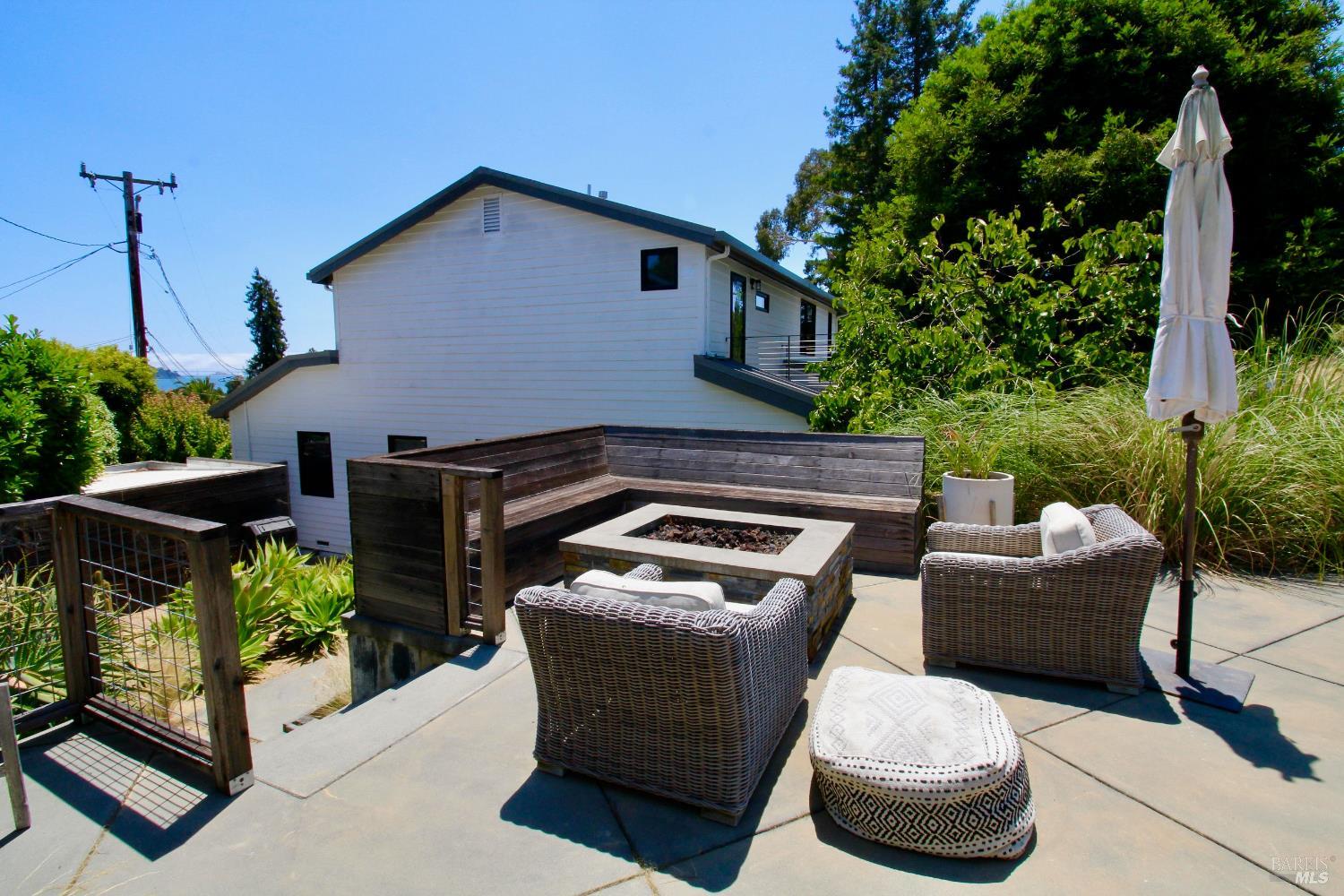 Detail Gallery Image 16 of 24 For 19 Bayview Ter, Mill Valley,  CA 94941 - 5 Beds | 3/1 Baths