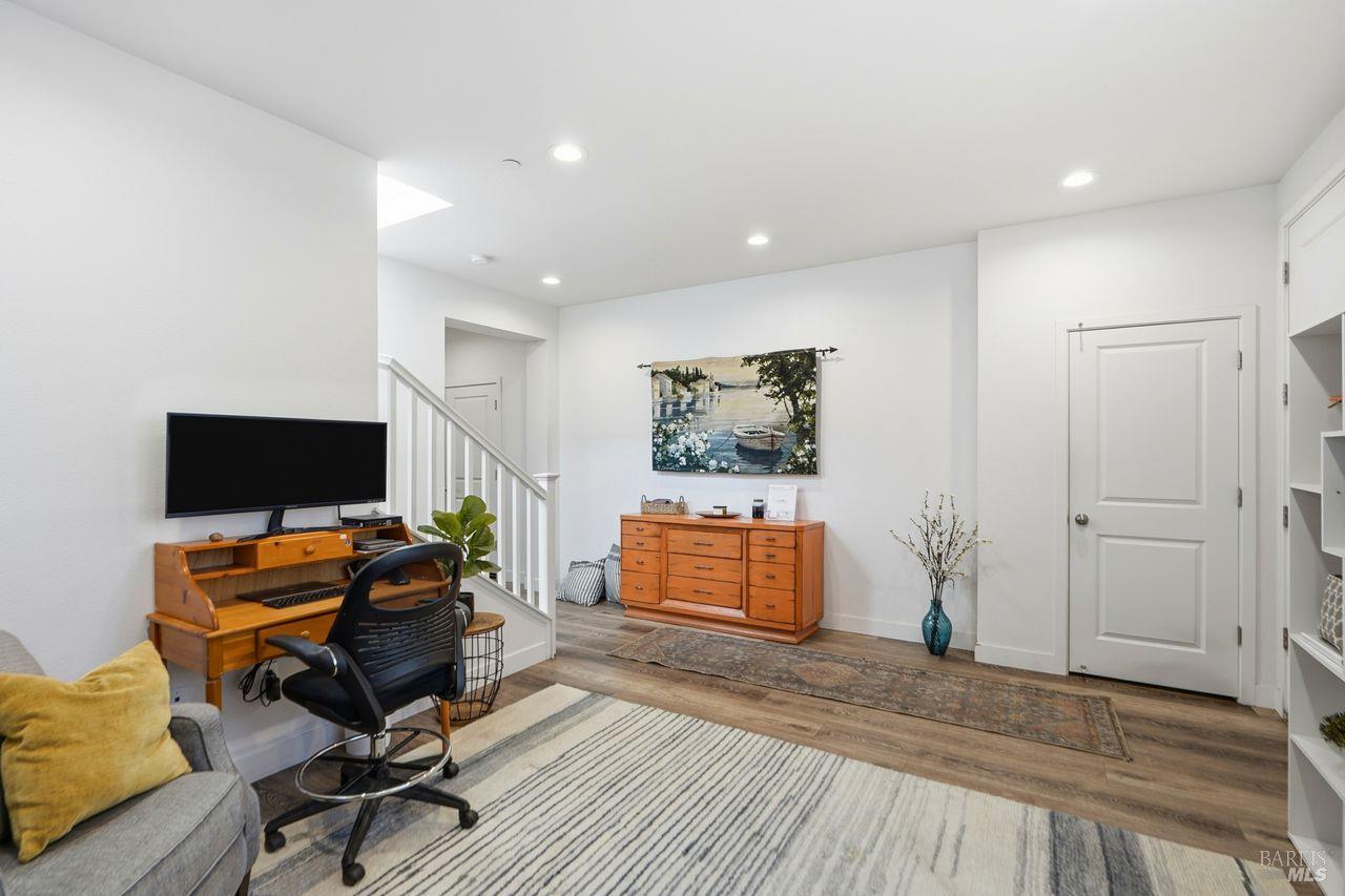 Detail Gallery Image 23 of 47 For 1617 Sorrel St, Santa Rosa,  CA 95403 - 3 Beds | 2/1 Baths