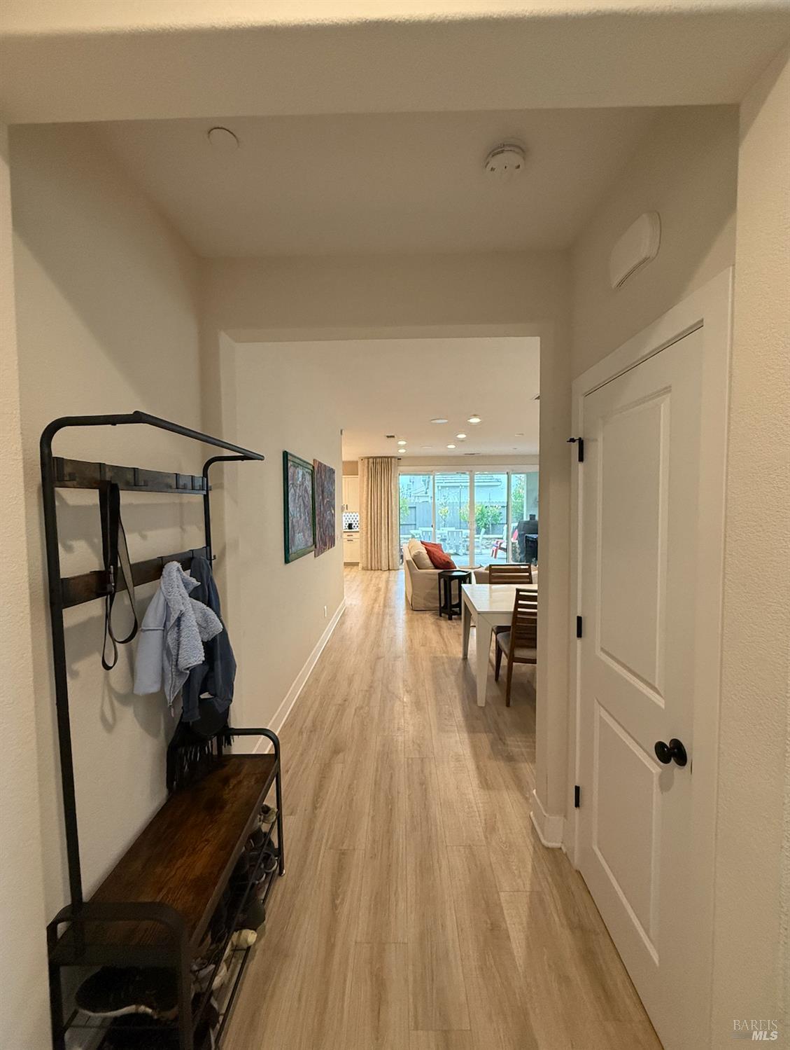 Detail Gallery Image 3 of 39 For 813 Cosmos Dr, Vacaville,  CA 95687 - 4 Beds | 3 Baths