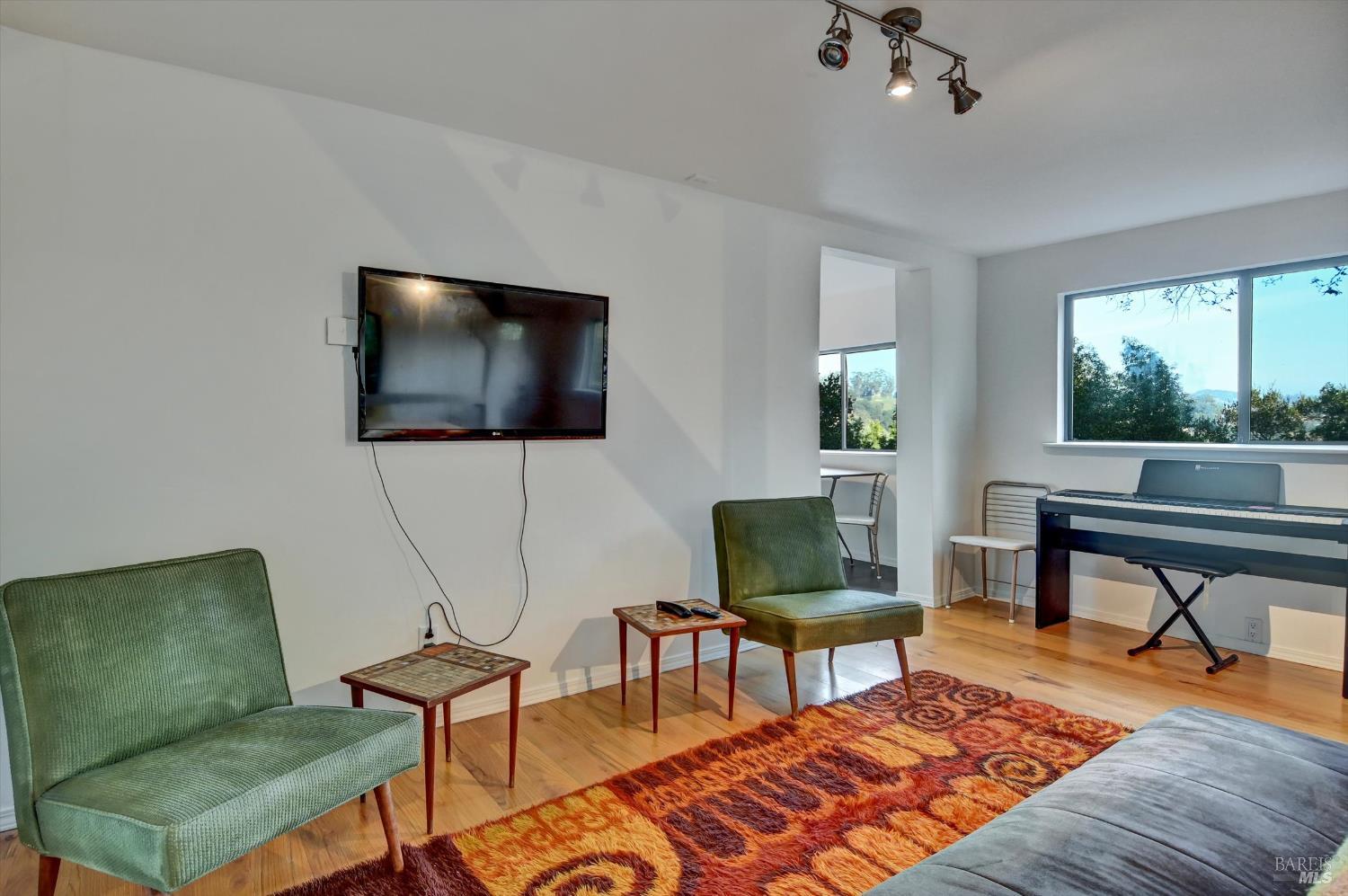 Detail Gallery Image 31 of 49 For 51 Berry Trl, Fairfax,  CA 94930 - 3 Beds | 2 Baths