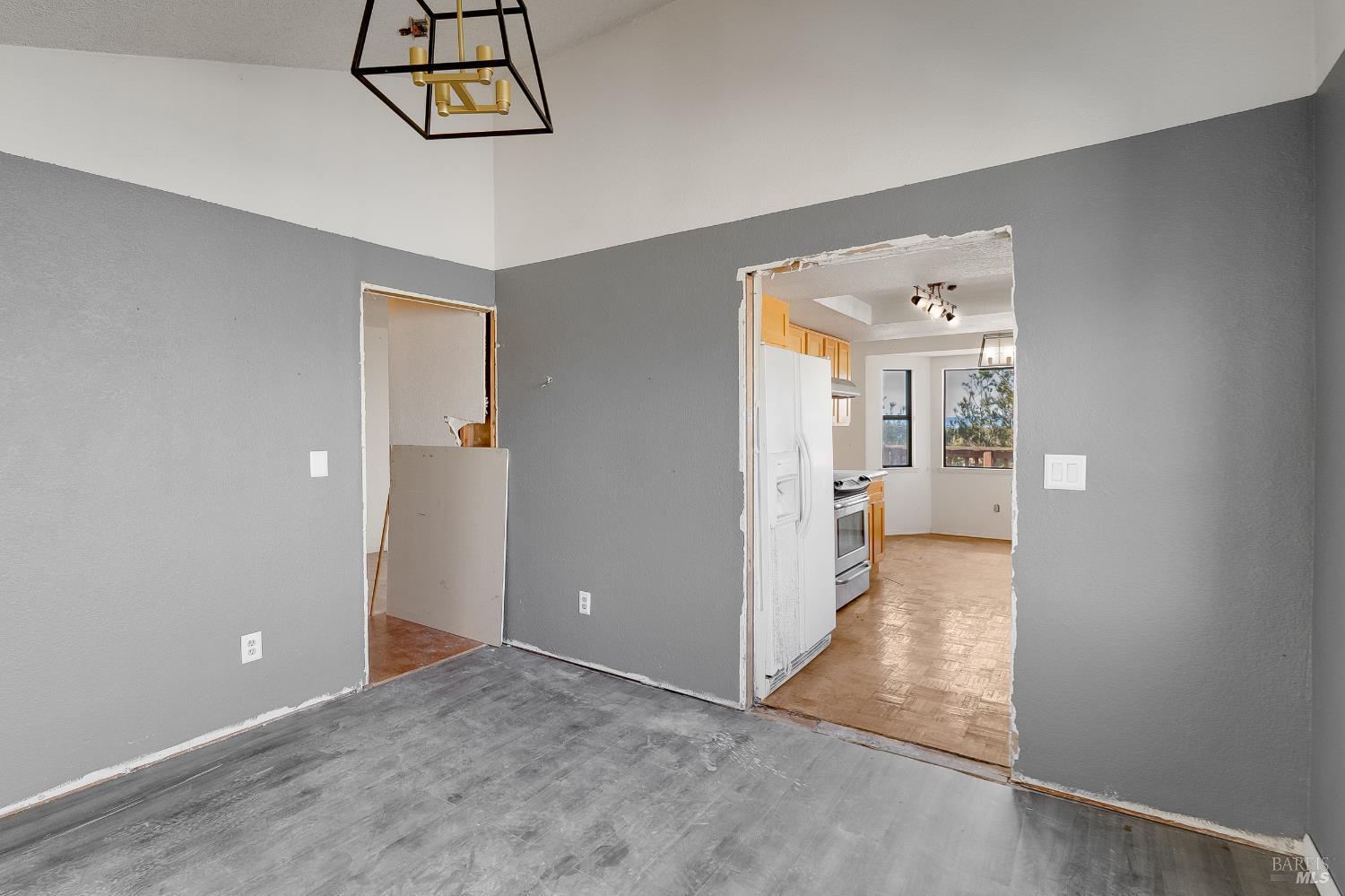 Detail Gallery Image 21 of 55 For 235 Toledo Ct, Vallejo,  CA 94591 - 5 Beds | 3/1 Baths
