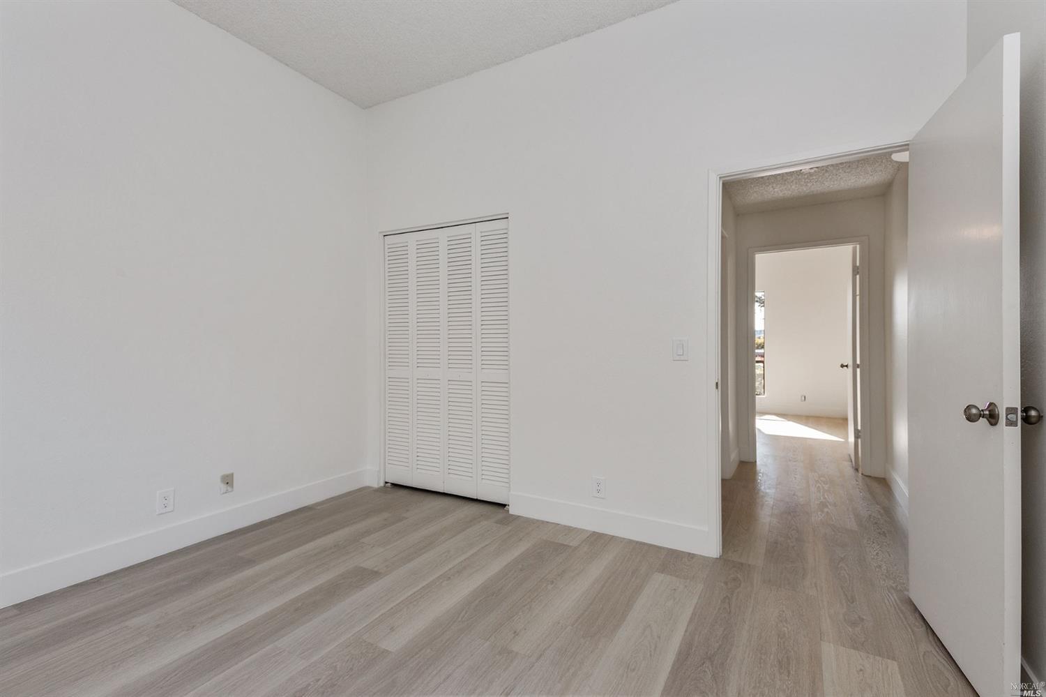 Detail Gallery Image 16 of 23 For 15 Linda Vista Ave, Tiburon,  CA 94920 - 3 Beds | 2/1 Baths