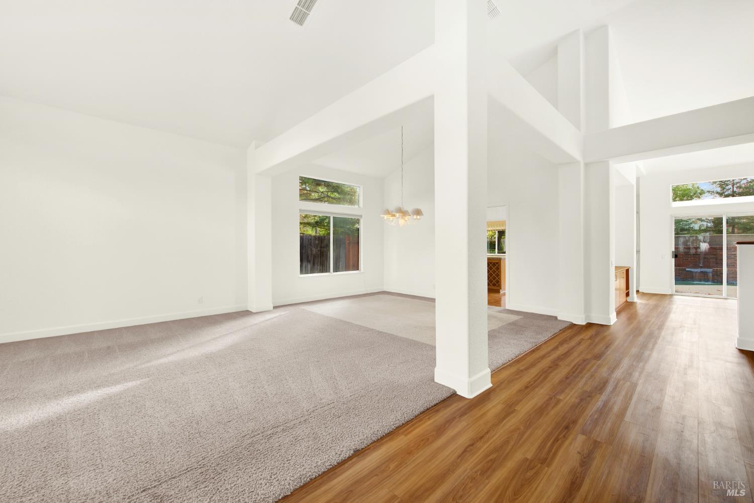 Detail Gallery Image 18 of 98 For 518 Canyon Oak Dr, Vacaville,  CA 95688 - 3 Beds | 2/1 Baths