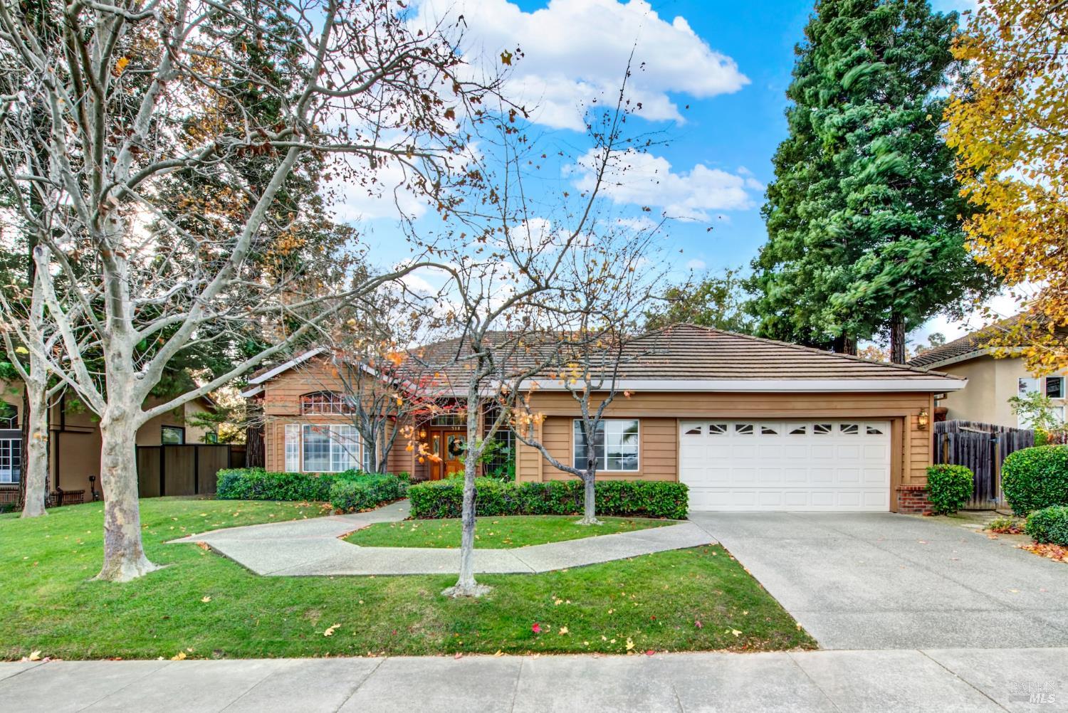 Detail Gallery Image 2 of 98 For 518 Canyon Oak Dr, Vacaville,  CA 95688 - 3 Beds | 2/1 Baths