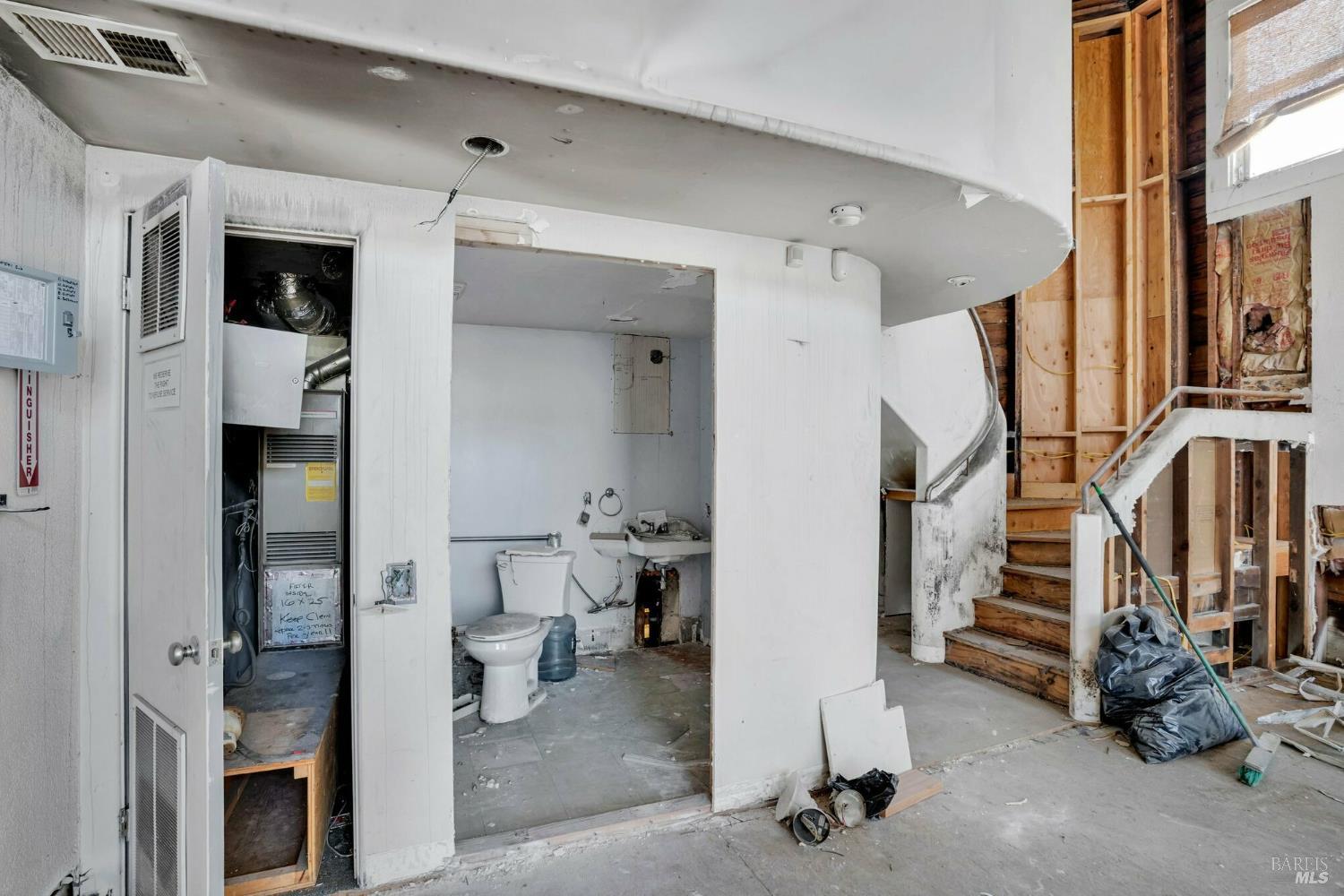 Detail Gallery Image 9 of 25 For 539 Georgia St, Vallejo,  CA 94590 - – Beds | – Baths