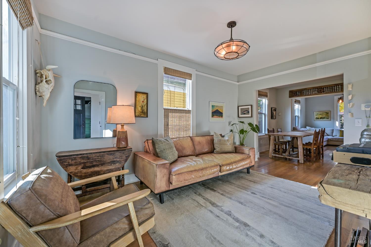 Detail Gallery Image 5 of 31 For 610 E St, Petaluma,  CA 94952 - 3 Beds | 2/1 Baths