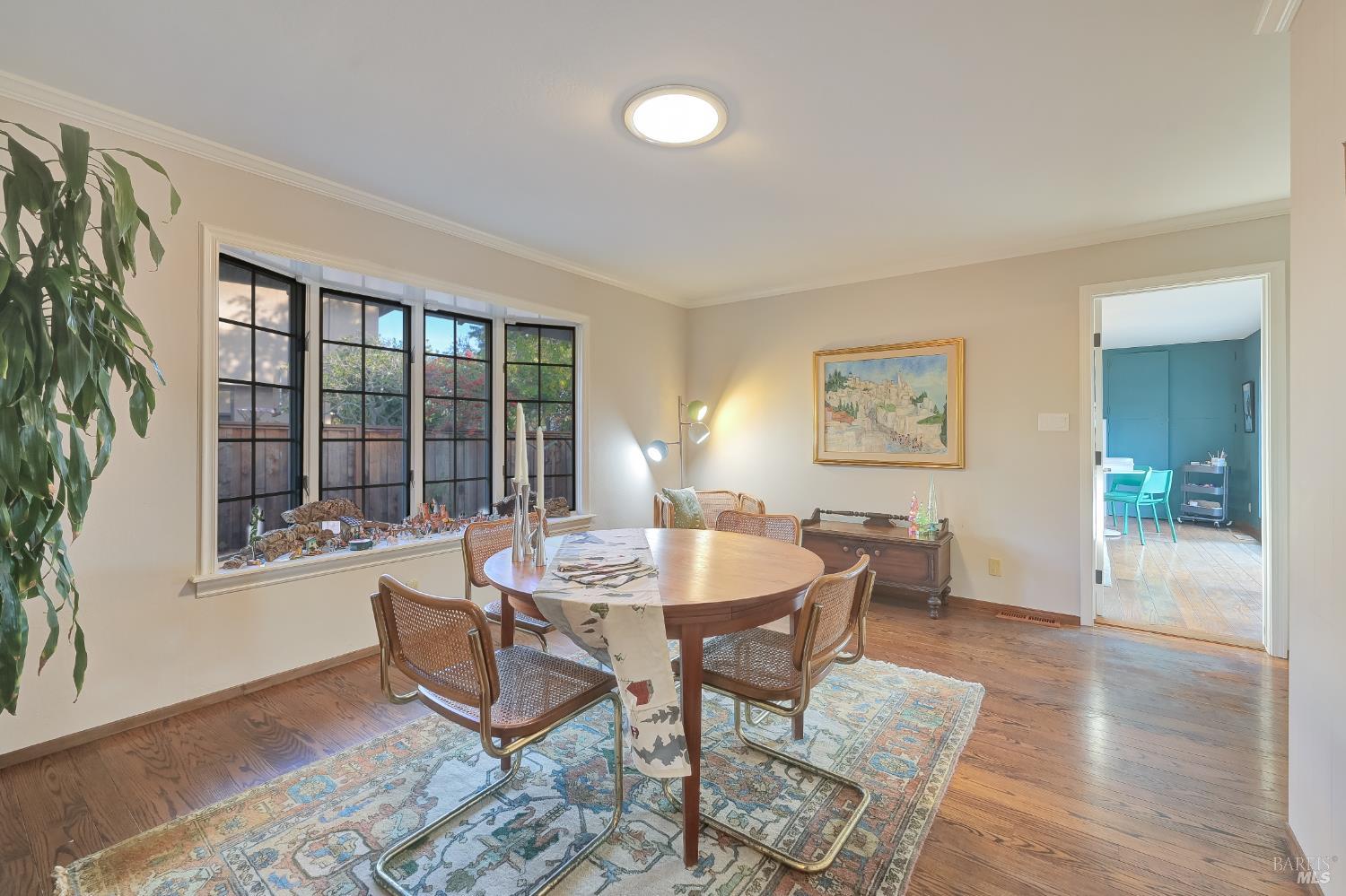 Detail Gallery Image 10 of 35 For 28 Bonnie Banks Way, San Rafael,  CA 94901 - 3 Beds | 2/1 Baths
