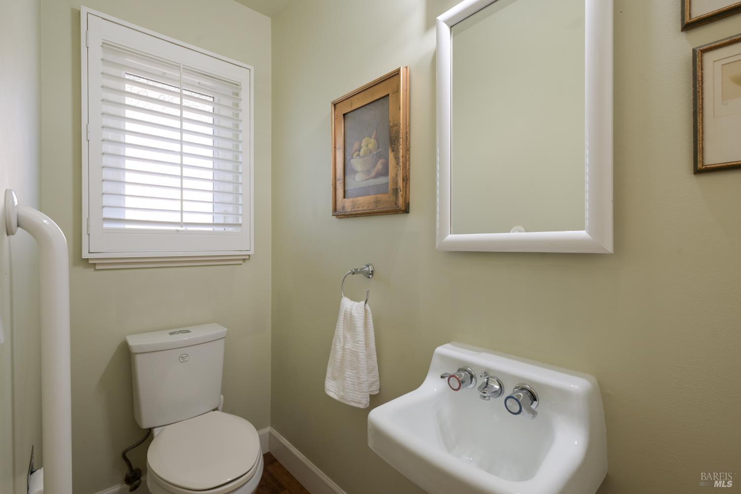 Detail Gallery Image 23 of 35 For 28 Bonnie Banks Way, San Rafael,  CA 94901 - 3 Beds | 2/1 Baths