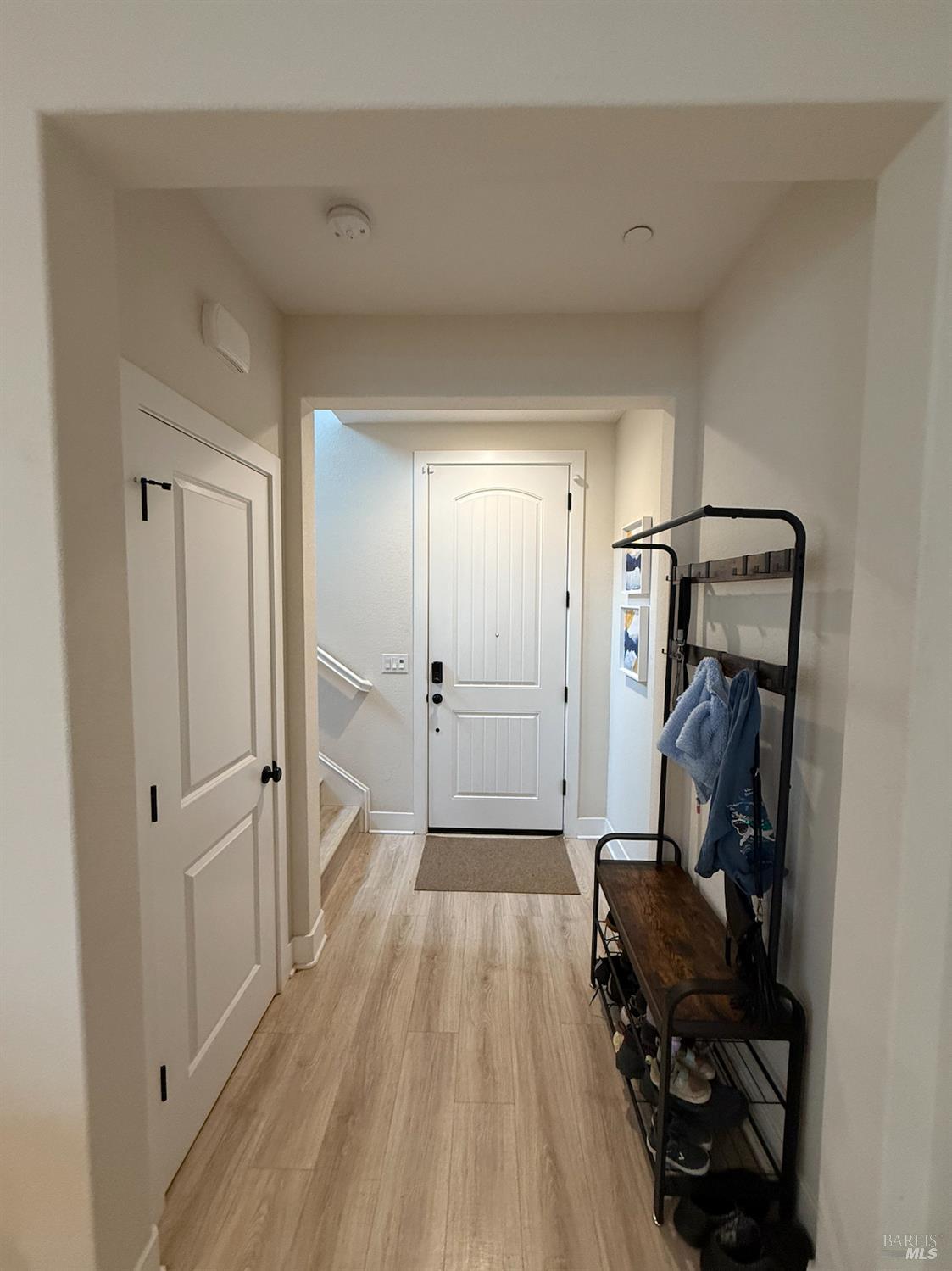 Detail Gallery Image 4 of 39 For 813 Cosmos Dr, Vacaville,  CA 95687 - 4 Beds | 3 Baths