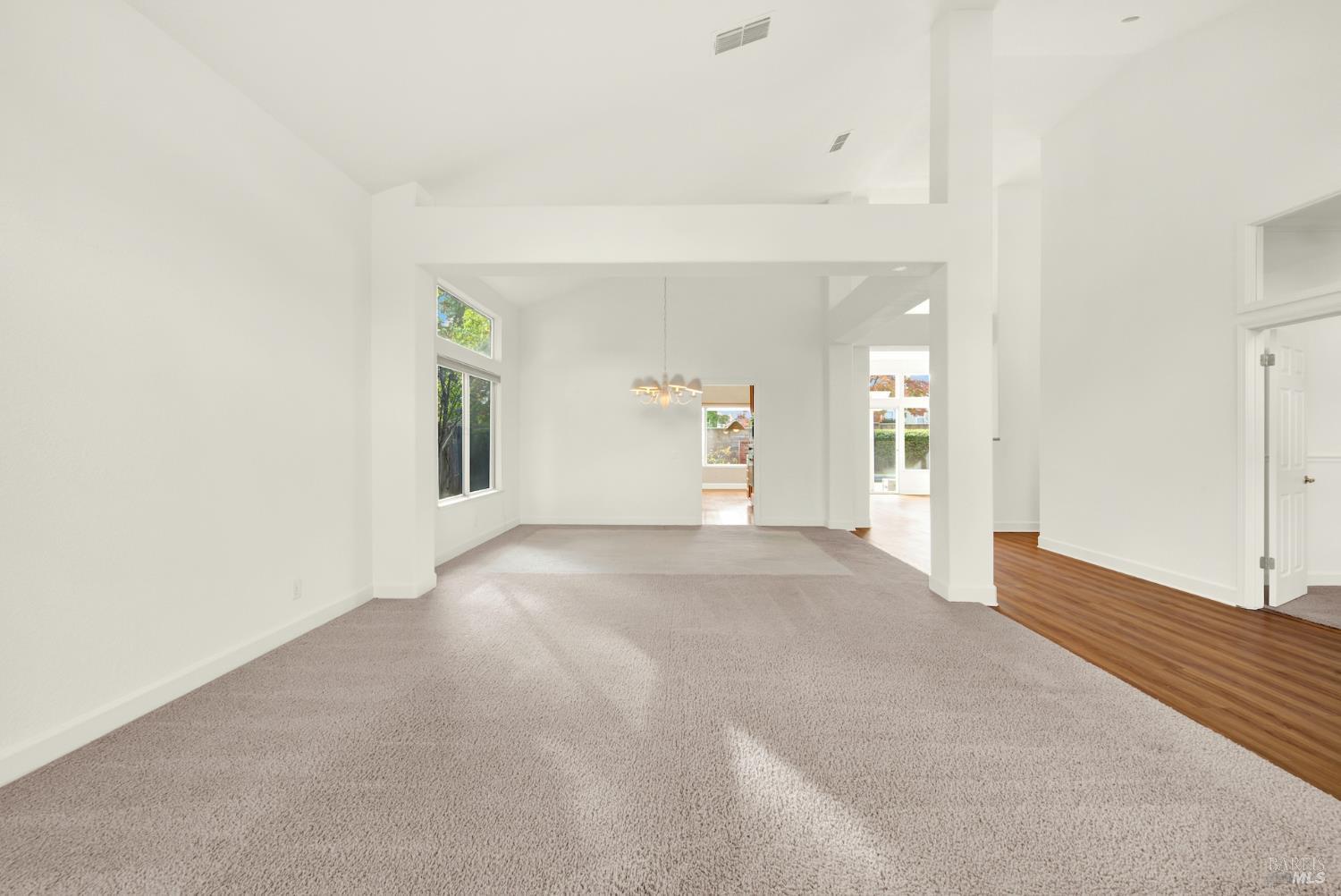 Detail Gallery Image 21 of 98 For 518 Canyon Oak Dr, Vacaville,  CA 95688 - 3 Beds | 2/1 Baths