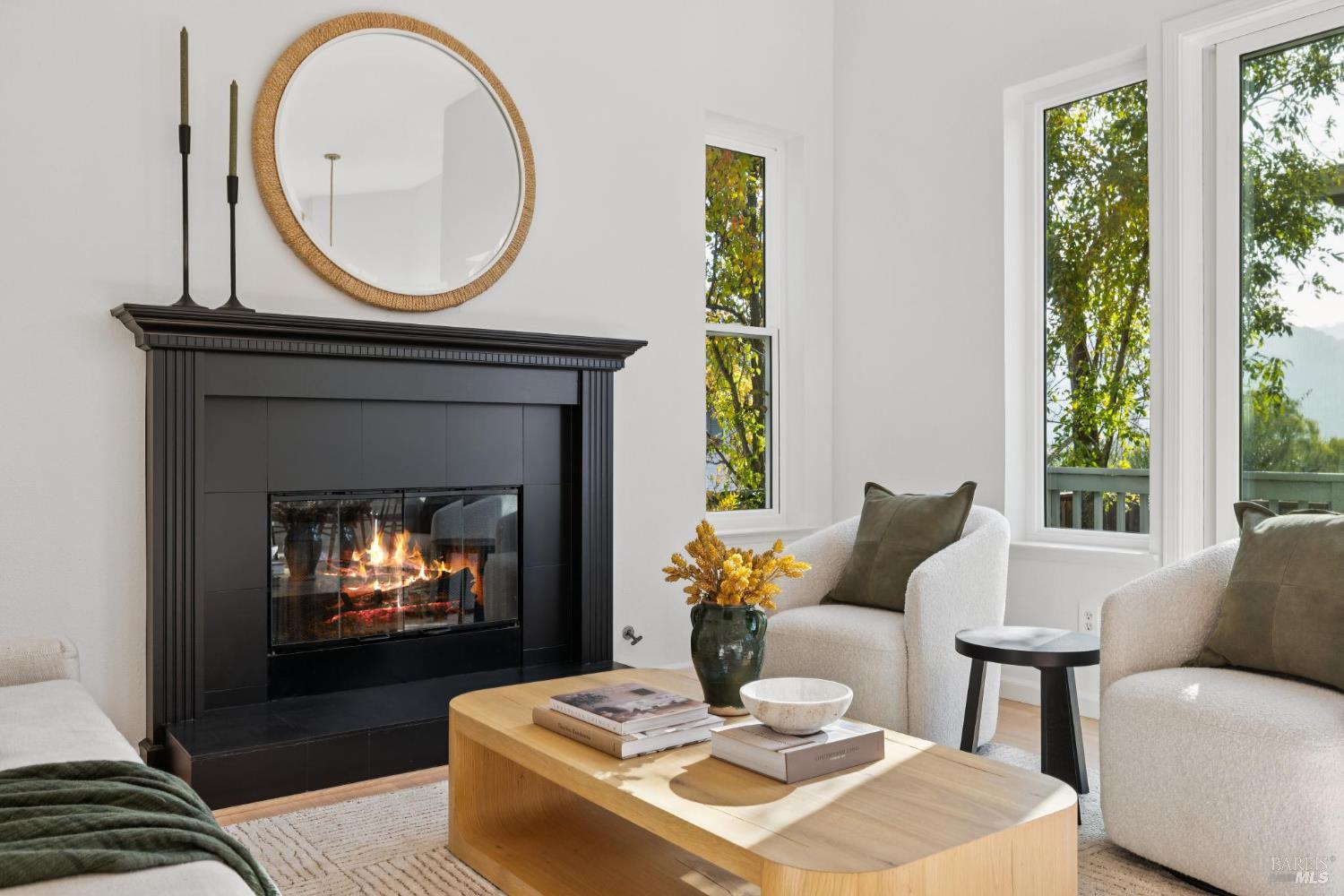 Detail Gallery Image 13 of 43 For 15 Aaron Dr, Novato,  CA 94949 - 5 Beds | 3 Baths