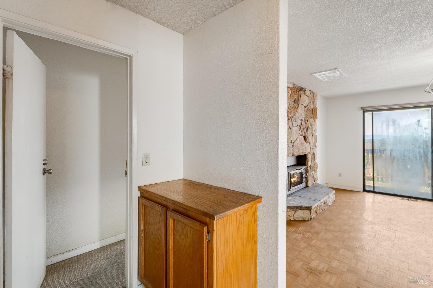 Detail Gallery Image 18 of 55 For 235 Toledo Ct, Vallejo,  CA 94591 - 5 Beds | 3/1 Baths