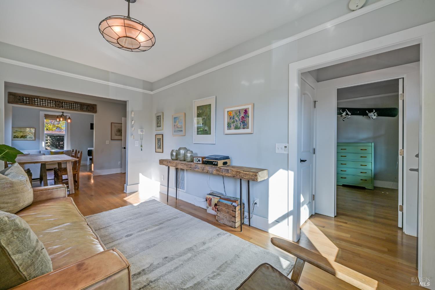 Detail Gallery Image 6 of 31 For 610 E St, Petaluma,  CA 94952 - 3 Beds | 2/1 Baths