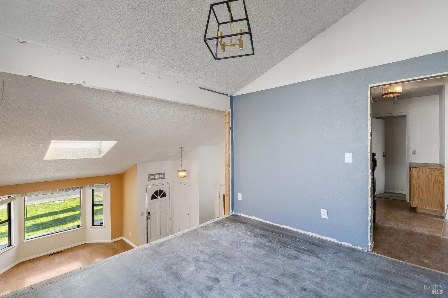 Detail Gallery Image 23 of 55 For 235 Toledo Ct, Vallejo,  CA 94591 - 5 Beds | 3/1 Baths